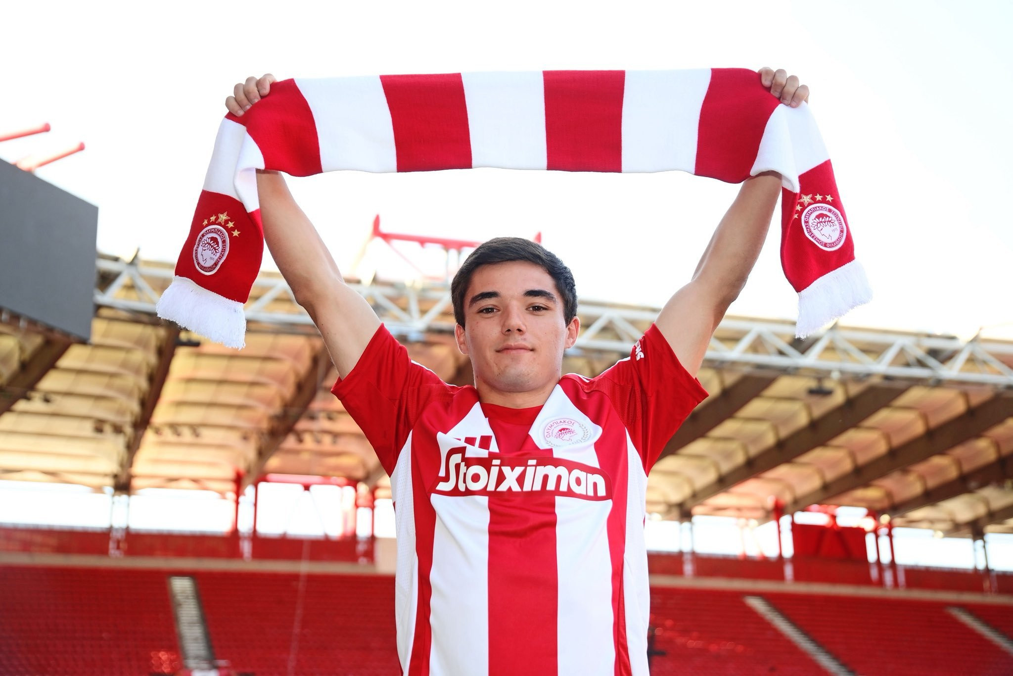 Νασιμέντο: «Μου αρέσει πάντα να κερδίζω, αυτά μου είπε ο Τσικίνιο για τον Ολυμπιακό»