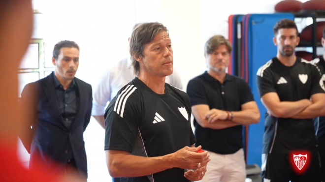 «Πύρινη» η πρώτη ομιλία του Αλμέιδα στη Σεβίλλη - «Ξεκινάει ένα όνειρο για μένα»