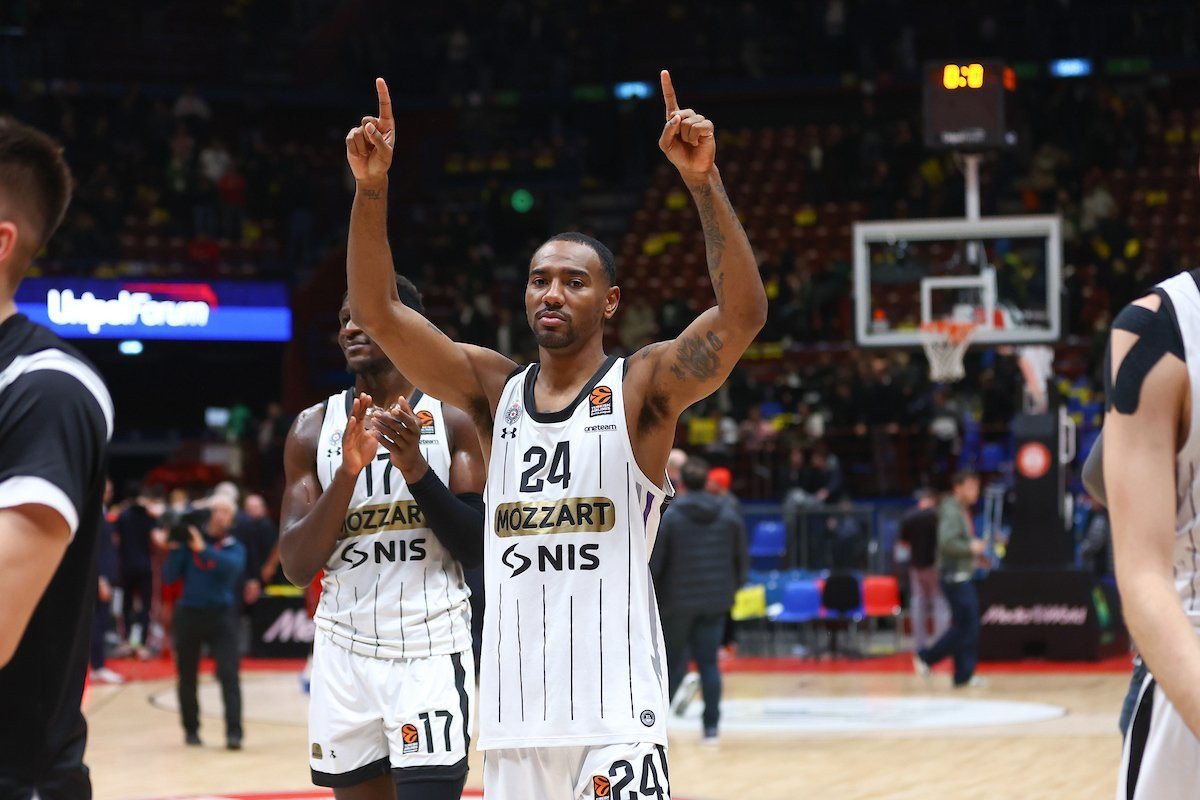 Η Παρτίζαν συνεχίζει το «χτίσιμο» του ρόστερ της κρατώντας τον Μάικ