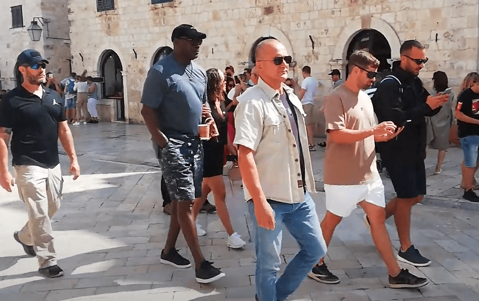 Το δείπνο των θρύλων: Αυτό είναι το μενού και οι ελληνικές γεύσεις που δοκίμασε ο Μάικλ Τζόρνταν στο Καβούρι