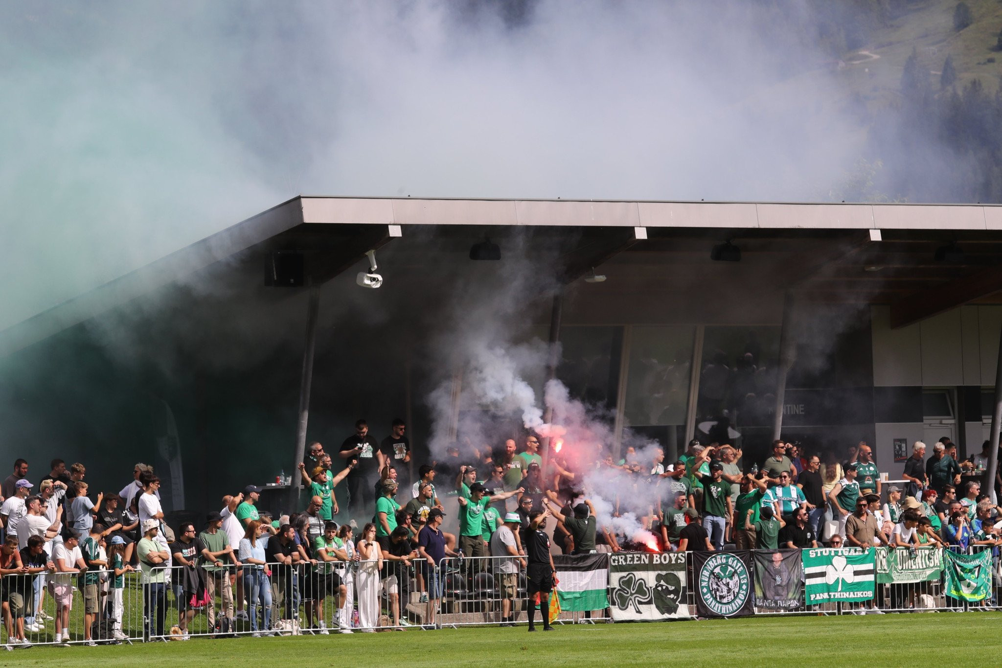 Στο Κορωπί οπαδοί του Παναθηναϊκού: «Ενωμένοι πιο πολύ από ποτέ για το πρωτάθλημα»