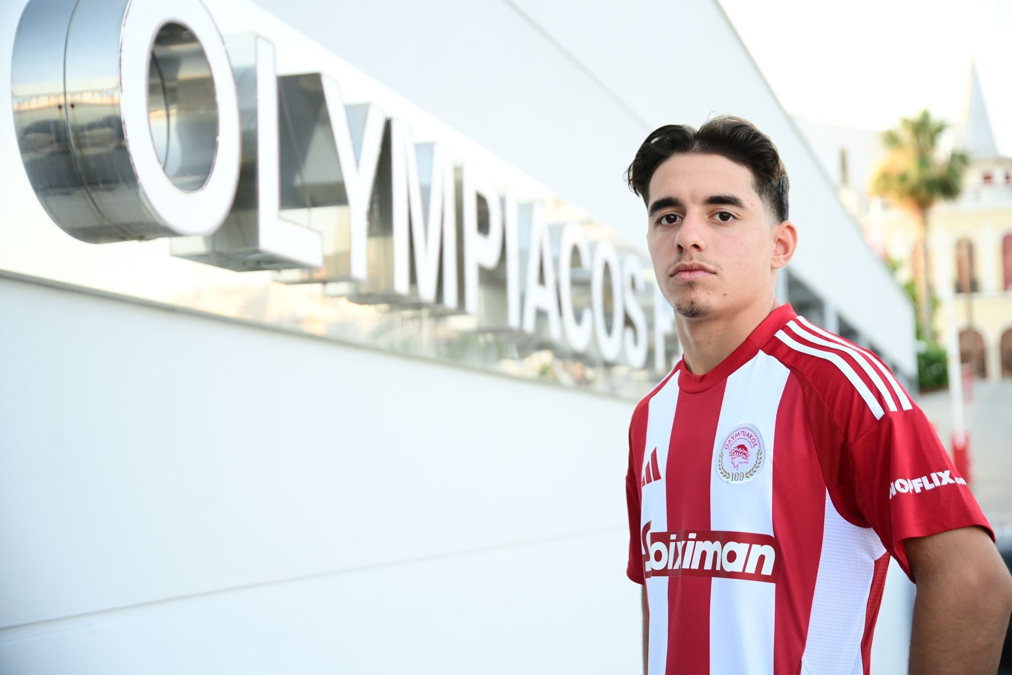 Στον Ολυμπιακό και επίσημα ο Πέτρος Κολοκοτρώνης