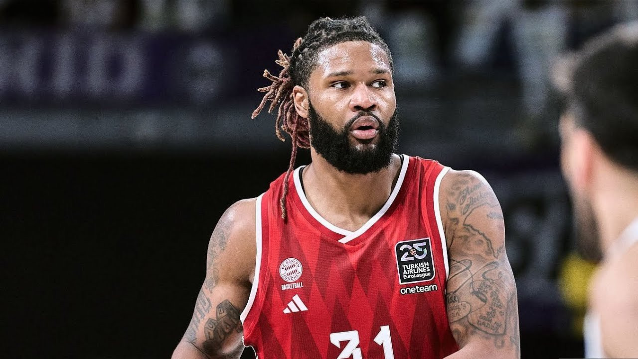 Επίσημα στην Αρμάνι Μιλάνο ο Μπούκερ