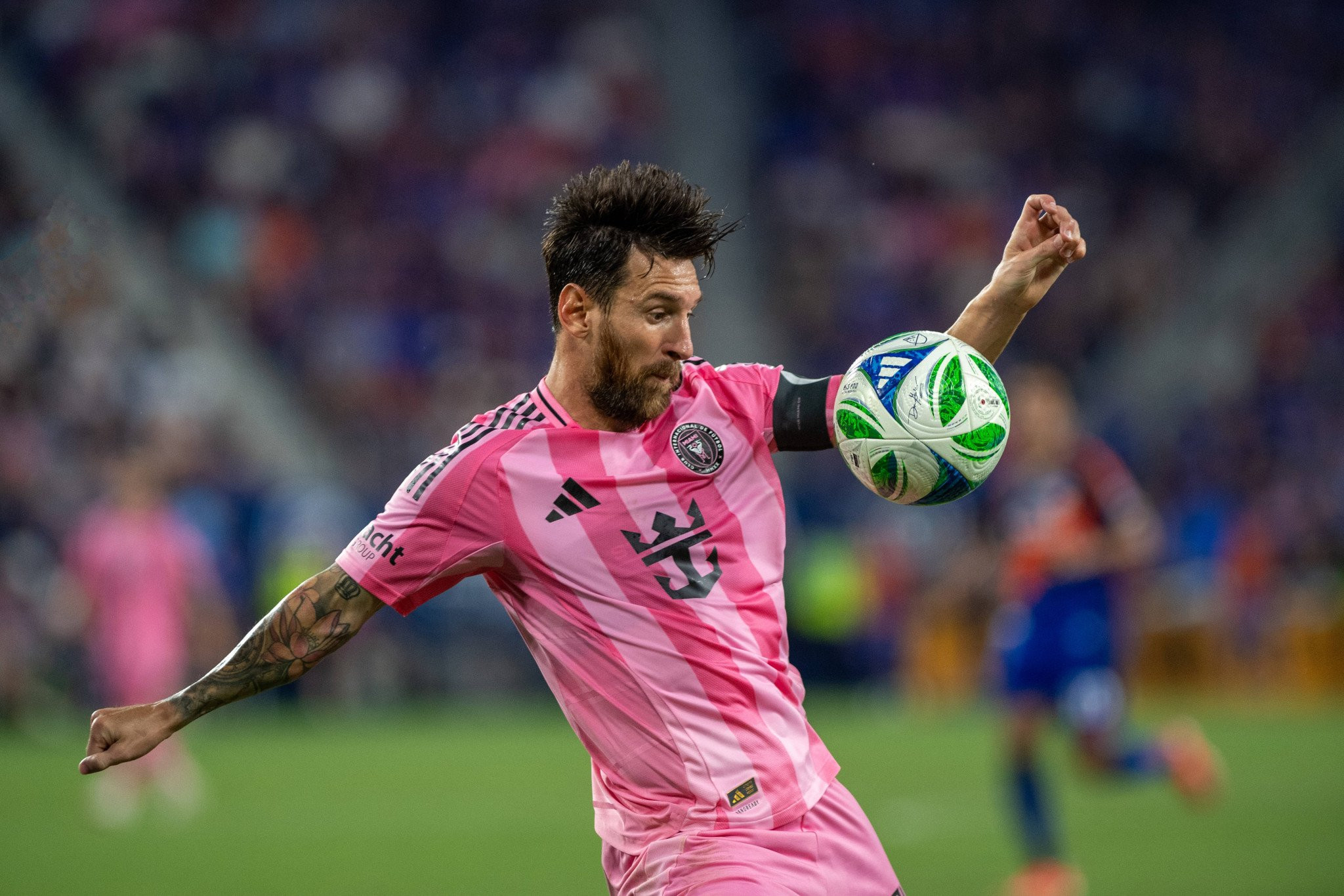 Ο Μέσι δεν έχει αντίπαλο - Ξεπέρασε τον Κριστιάνο και έγραψε ιστορία!