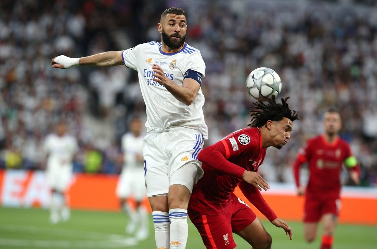 Ο Μπενζεμά εμφανίστηκε στην Αλ Ιτιχάντ και δεν τον γνώρισε κανείς - Μοιάζει με... 45αρη!