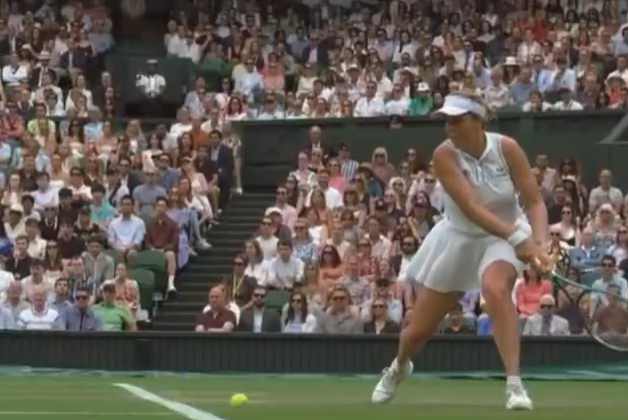 Χαμός στο Wimbledon: Ρωσίδα τενίστρια φώναζε στον διαιτητή ότι την κλέβουν - Έκανε λάθος το ΑΙ (video)