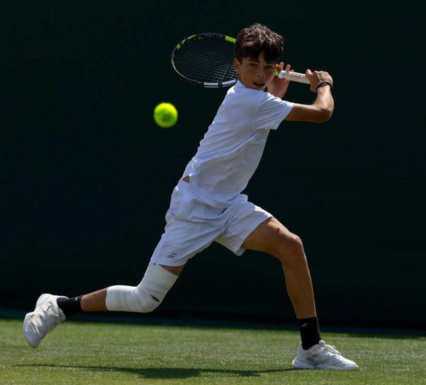 O 13χρονος Παγώνης «μαγεύει» στο Wimbledon