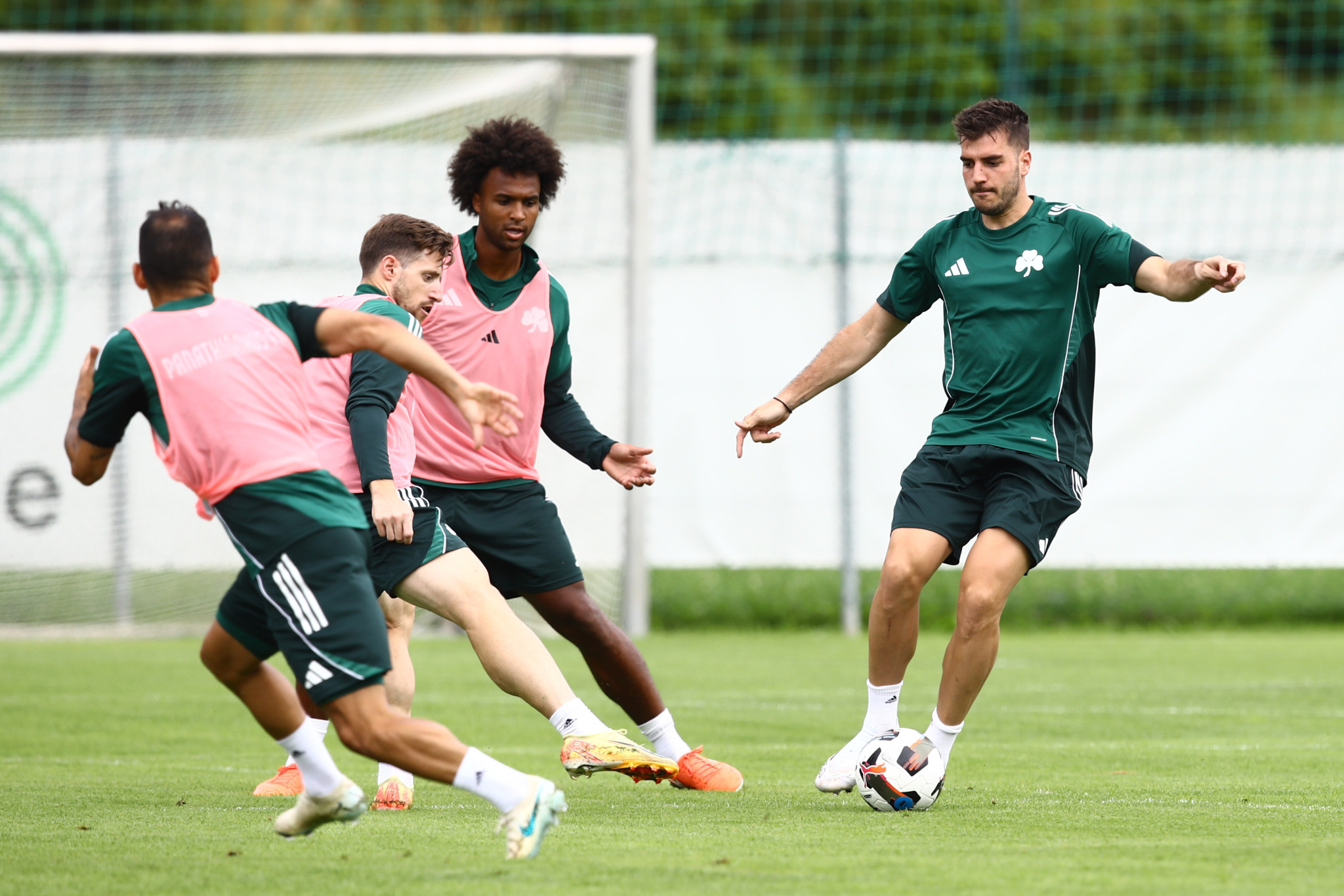 Οι οδηγίες του Βιτόρια για «σύνδεση» και ένταση και το δίδυμο Ίνγκασον με Πάλμερ-Μπράουν