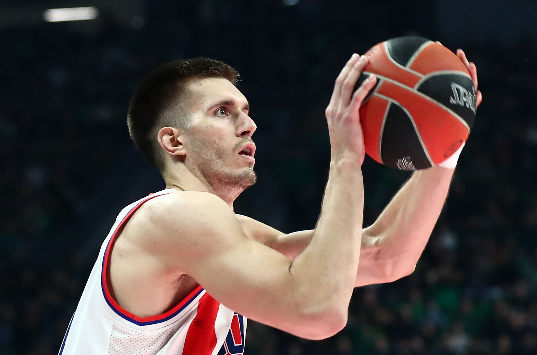 Τι σημαίνει για το μέλλον του Πετρούσεφ η απόκτηση του Ντόντα Χολ