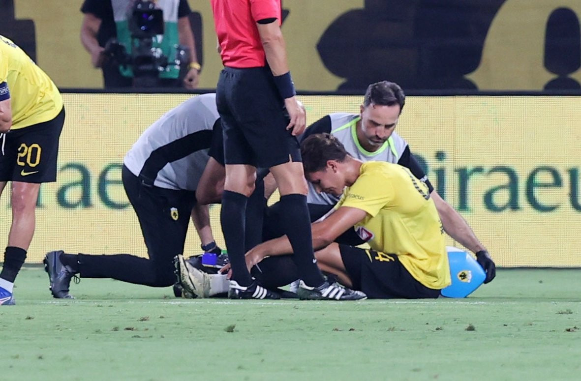 Αποχώρησε τραυματίας ο Ρέλβας - Ανησυχία στην ΑΕΚ