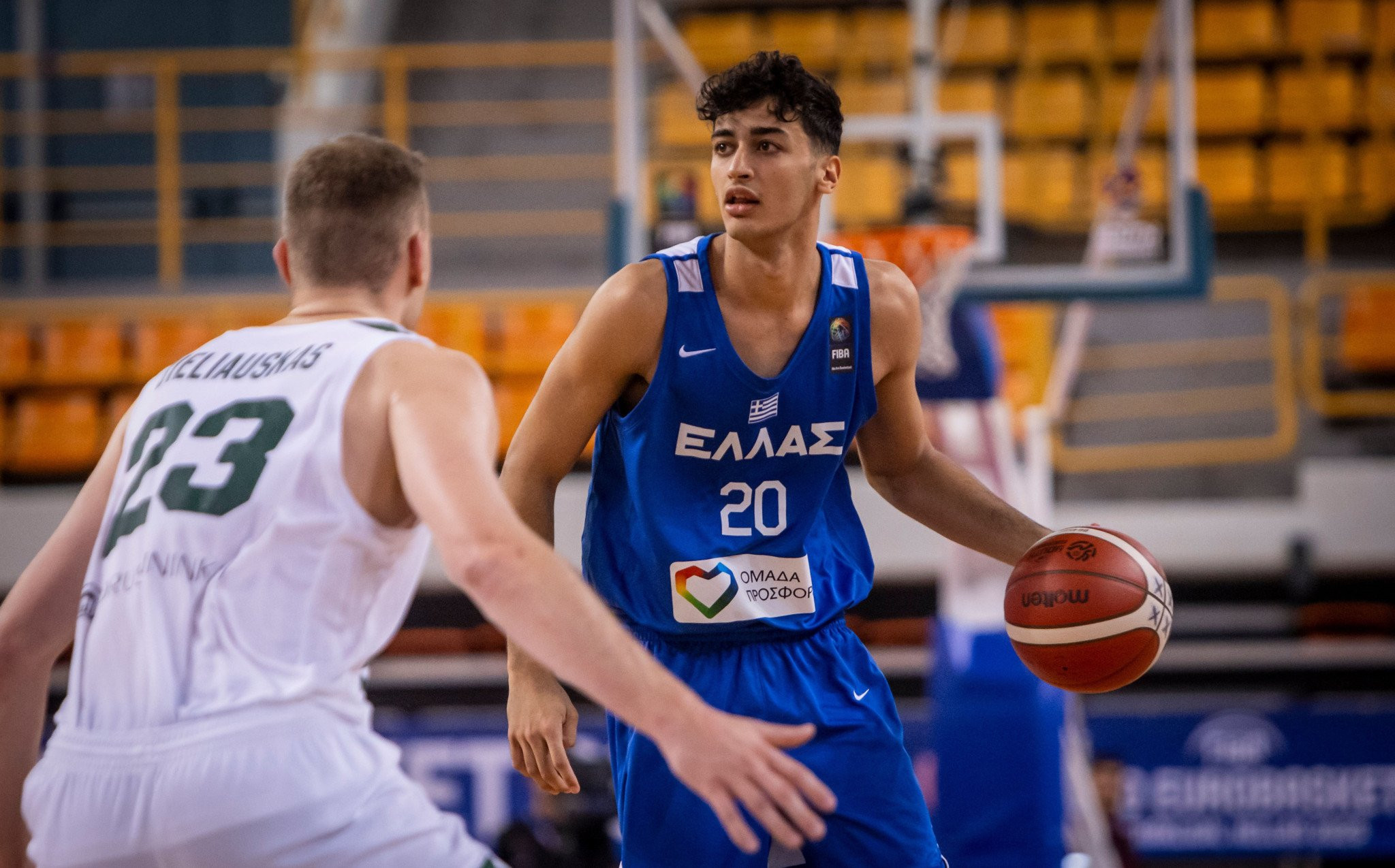 Ασταμάτητος Σαμοντούροβ με 12 πόντους στη πρώτη περίοδο εναντίον της Τσεχίας (video)