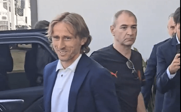 Έφτασε στο Μιλάνο ο Μόντριτς - «Είμαι πολύ χαρούμενος που βρίσκομαι εδώ»