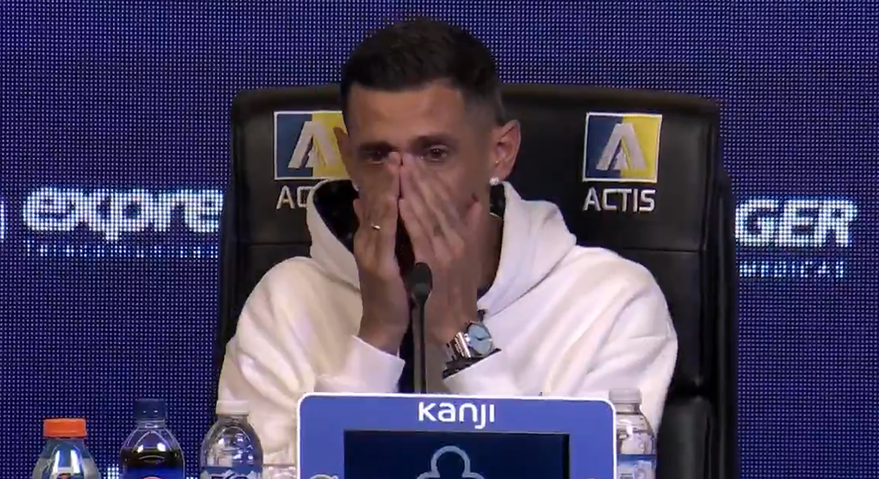 «Λύγισε» στη συνέντευξη τύπου για την επιστροφή του στη Ροζάριο Σεντράλ ο Ντι Μαρία