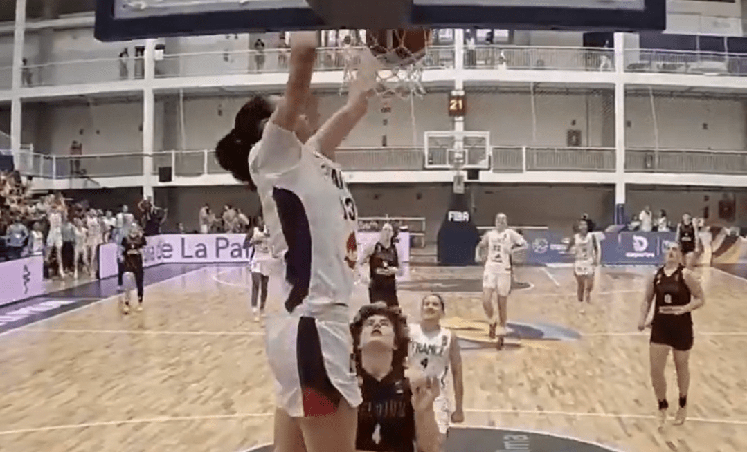 Η 17άχρονη Γαλλίδα φεύγει... σφαίρα στον αιφνιδιασμό και καρφώνει! (video)