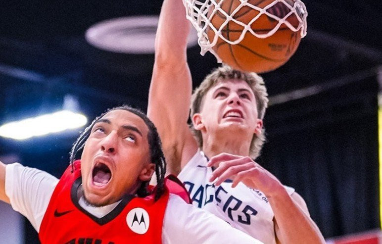 Η αλλόκοτη έκφραση του rookie των Μπουλς όταν δέχθηκε το κάρφωμα στη... μούρη του (video)