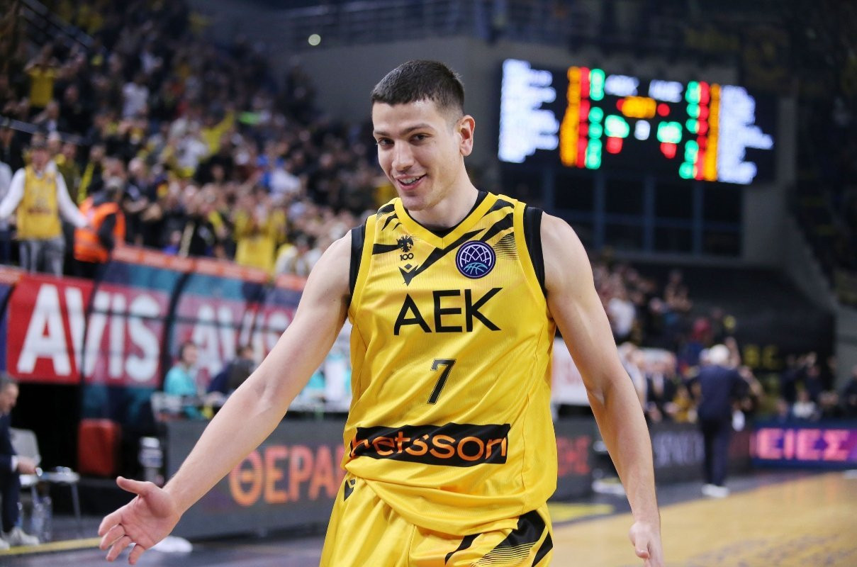 Η ΑΕΚ Betsson έδειξε τι σημαίνει ο Φλιώνης με το συμβόλαιο που του έδωσε