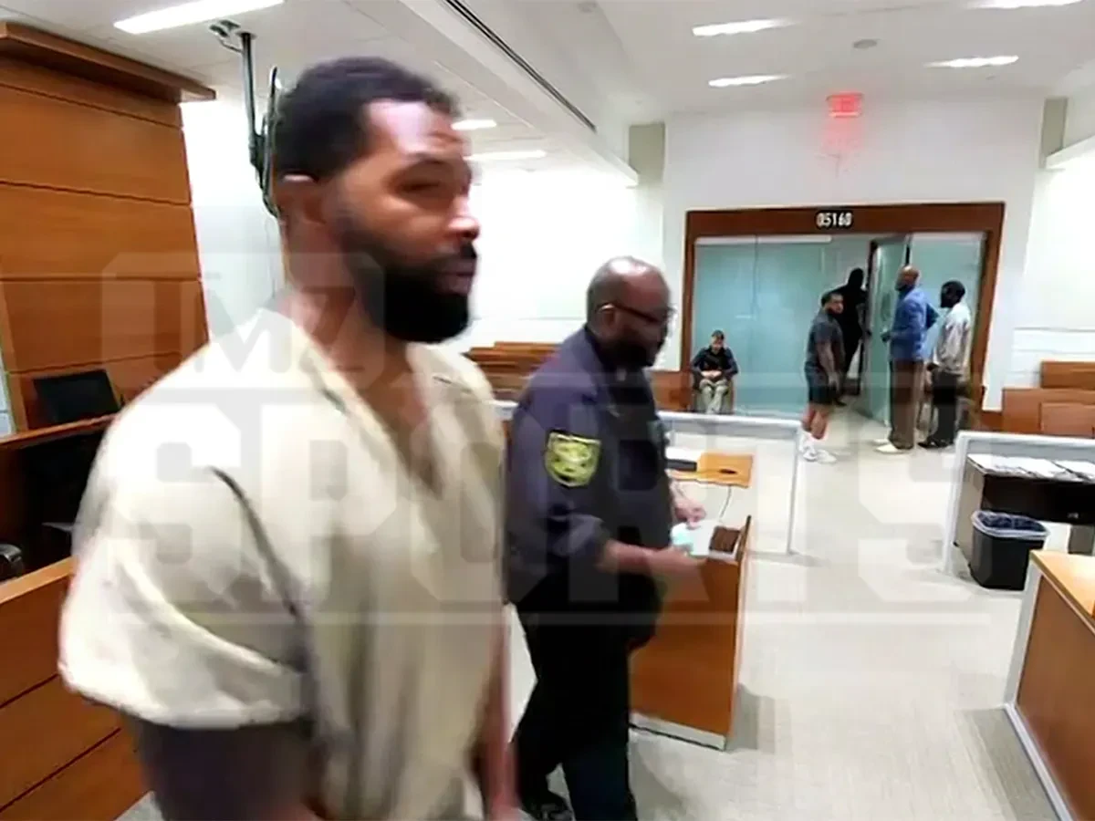 Στο εδώλιο του δικαστηρίου ο Μάρκους Μόρις με χειροπέδες και στολή