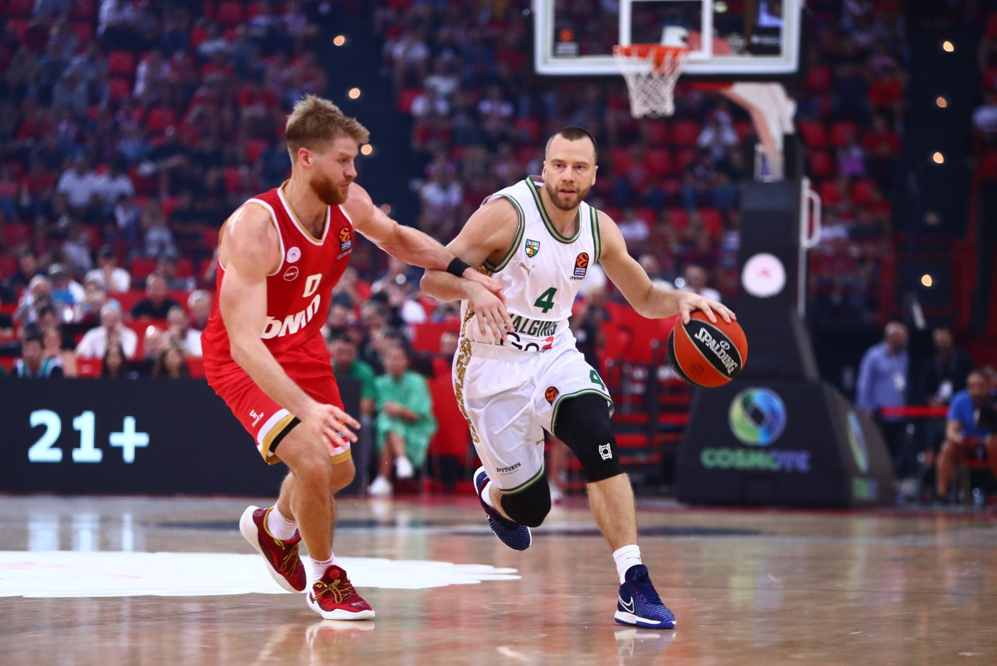 Η ΑΕΚ πήρε θέση για Λεκαβίτσιους