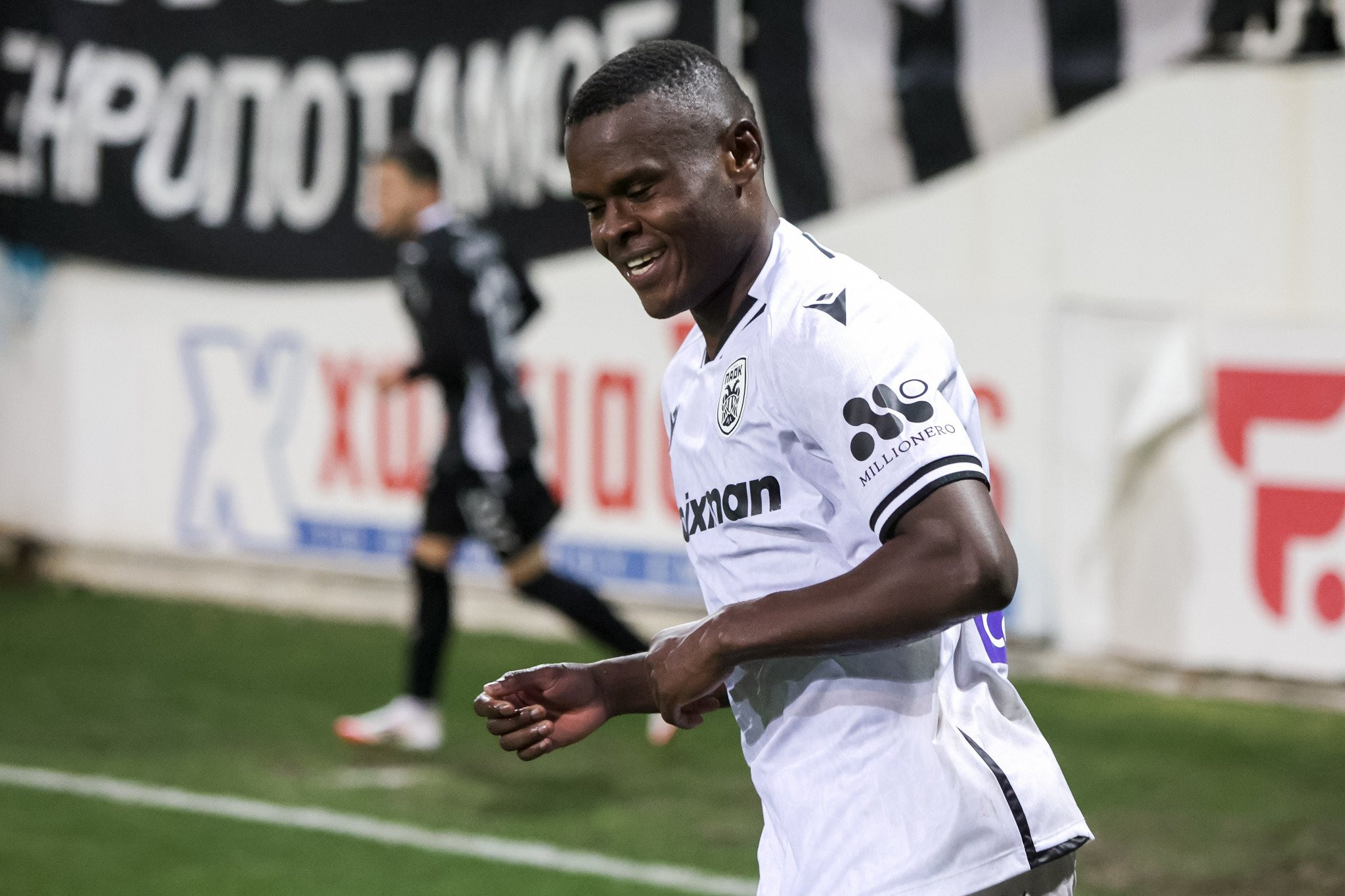 Ομάδα-έκπληξη για τον Σαμάτα