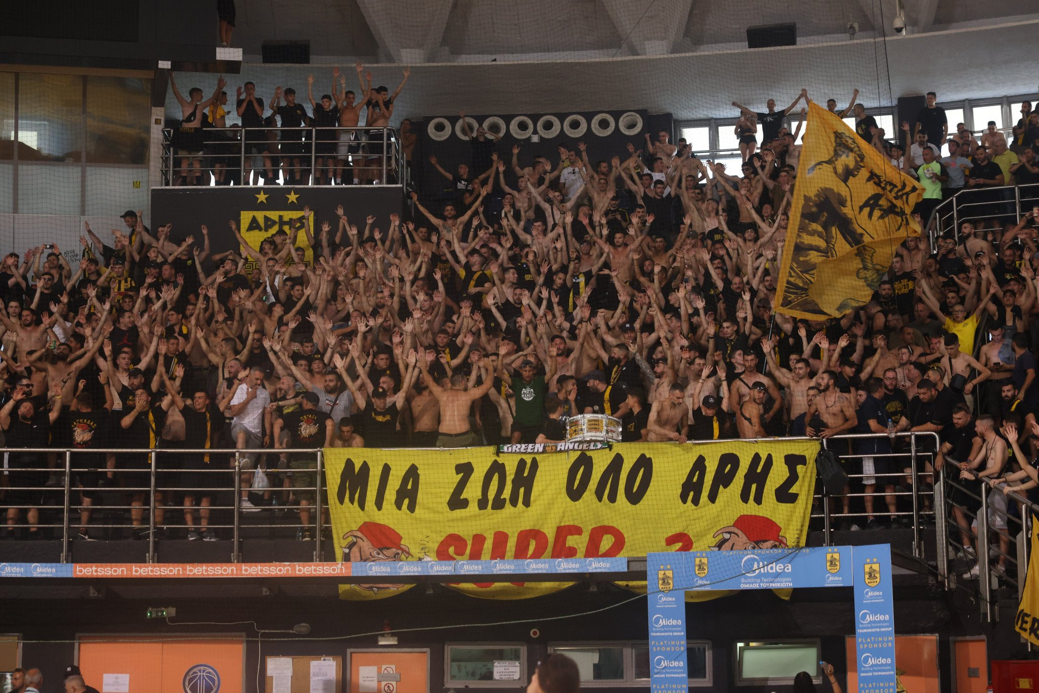 Το Nick Galis Hall αλλάζει: Τι γίνεται με πίνακες και πρόσθετη εξέδρα