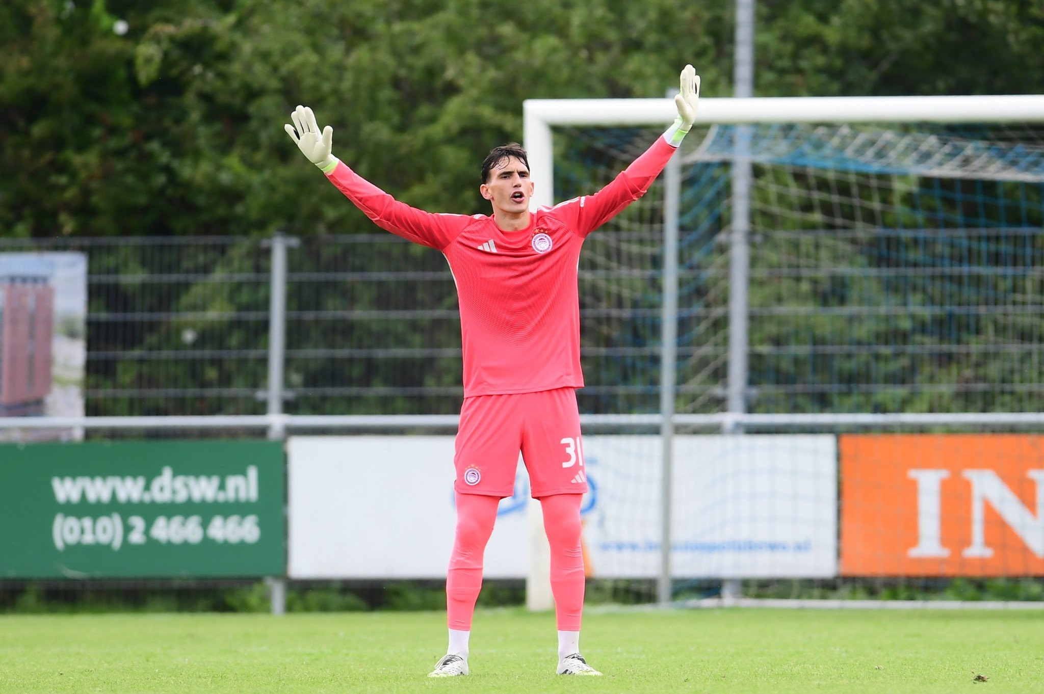 Ποιος είναι ο 21χρονος Μπότης που έπαιξε στα γκολπόστ του Ολυμπιακού