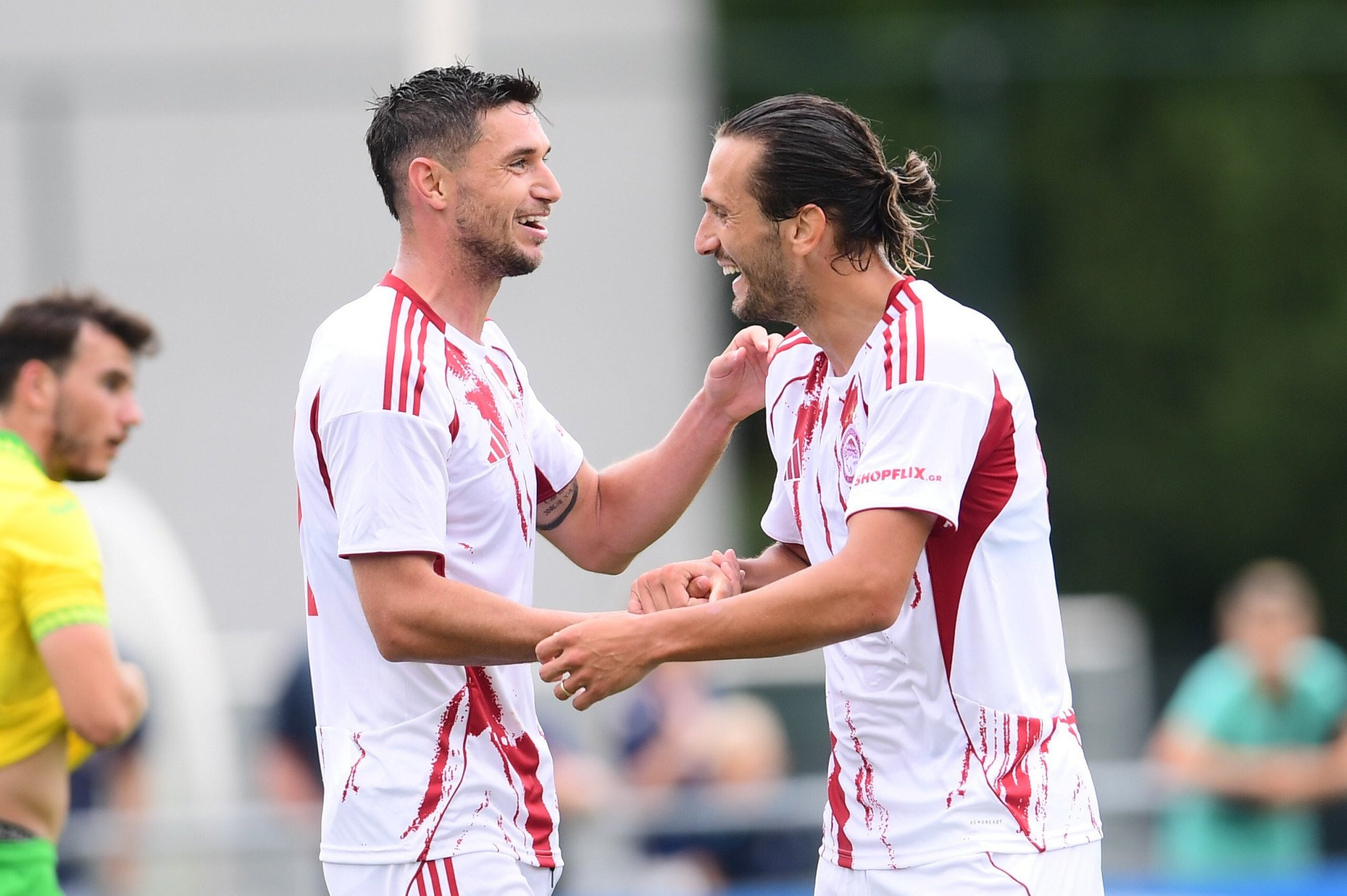 Έραβε με γκολ και ασίστ ο Γιαζίτζι, δάγκωνε ο Σιπιόνι στο άνετο 3-0 του Ολυμπιακού επί της Νόριτς