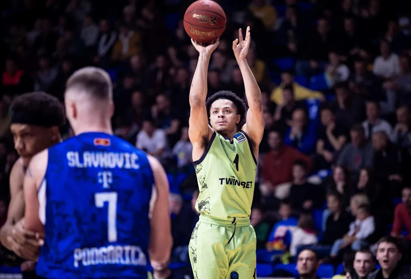 Επαφές της ΑΕΚ Betsson με τον Άντονι Κάουαν τζούνιορ