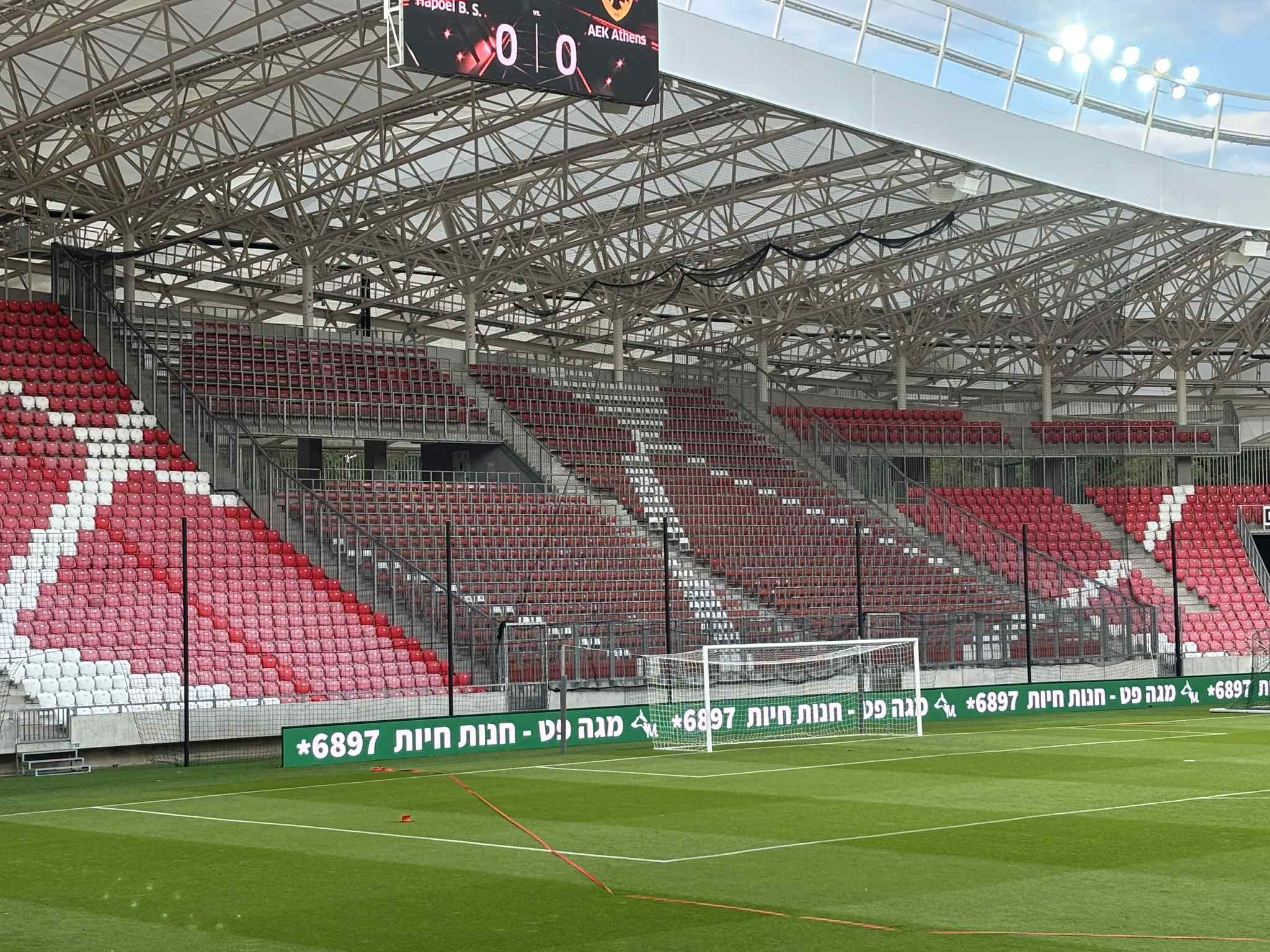 Σε θύρα-κλουβί θα μπουν οι οπαδοί της ΑΕΚ στο γήπεδο του Ντέμπρετσεν (video)