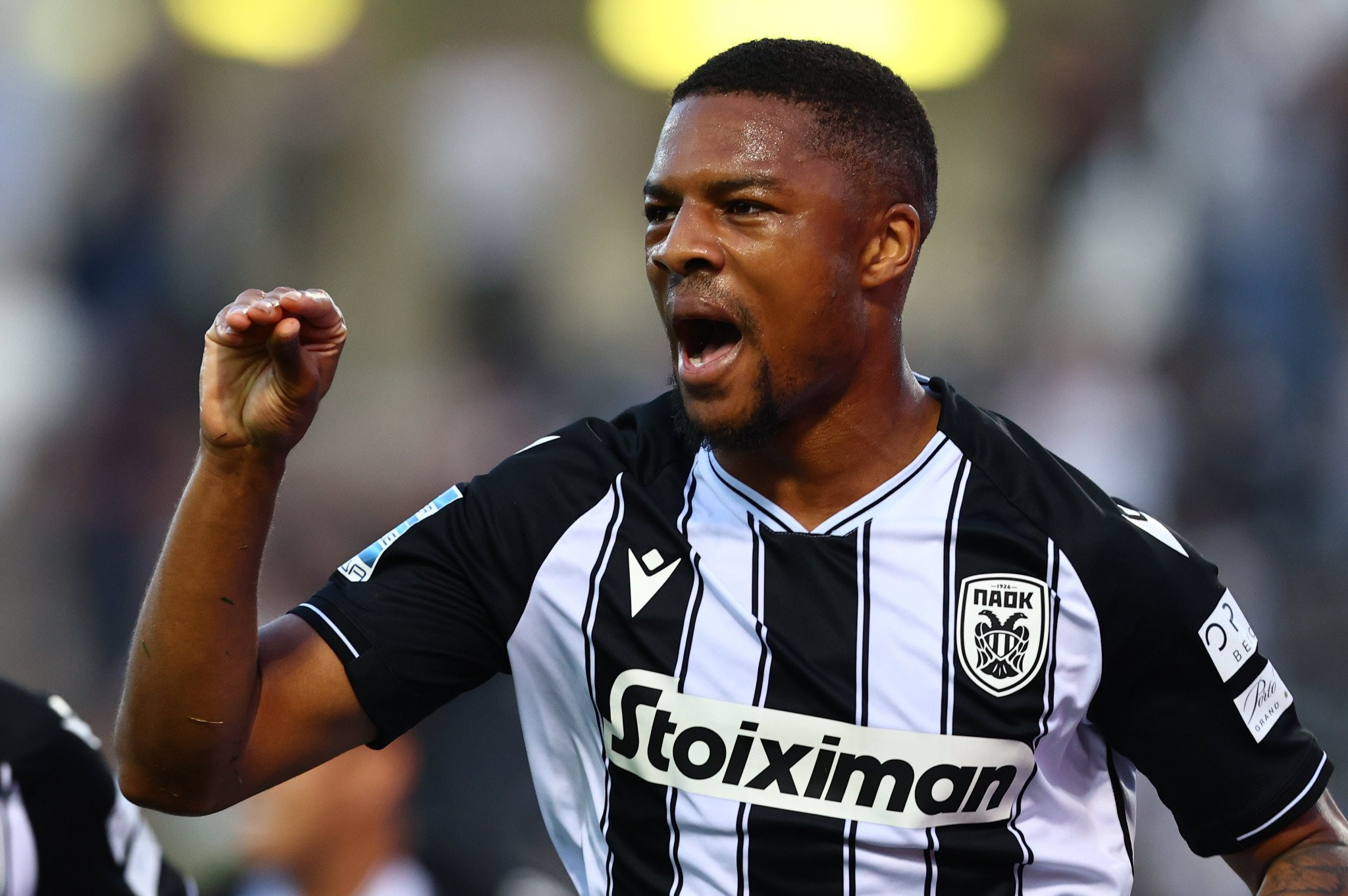 «Ο Ολυμπιακός ενδιαφέρεται για την απόκτηση του Άκπομ»