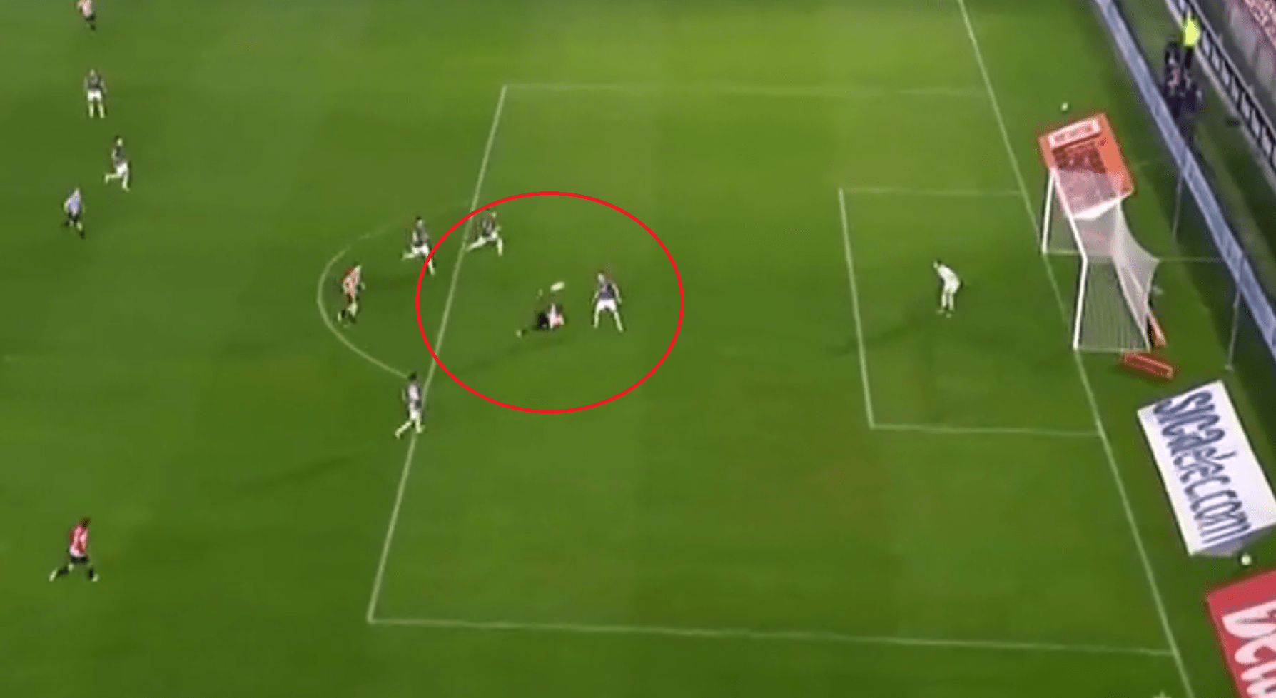 To εκπληκτικό ανάποδο ψαλίδι του Σέτρε απέναντι στην Ουρακάν (video)