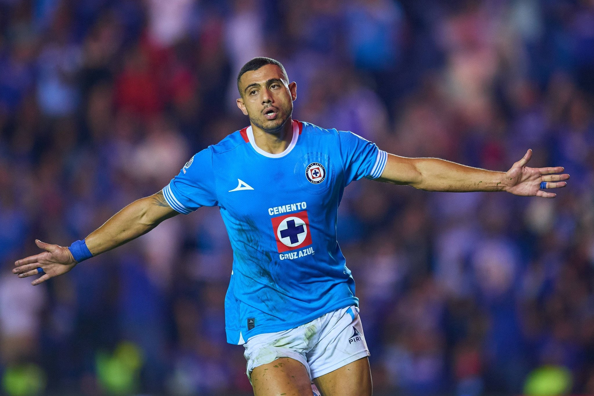 Αυτό είναι το συμβόλαιο του Γιακουμάκη στην Κρουζ Αζούλ