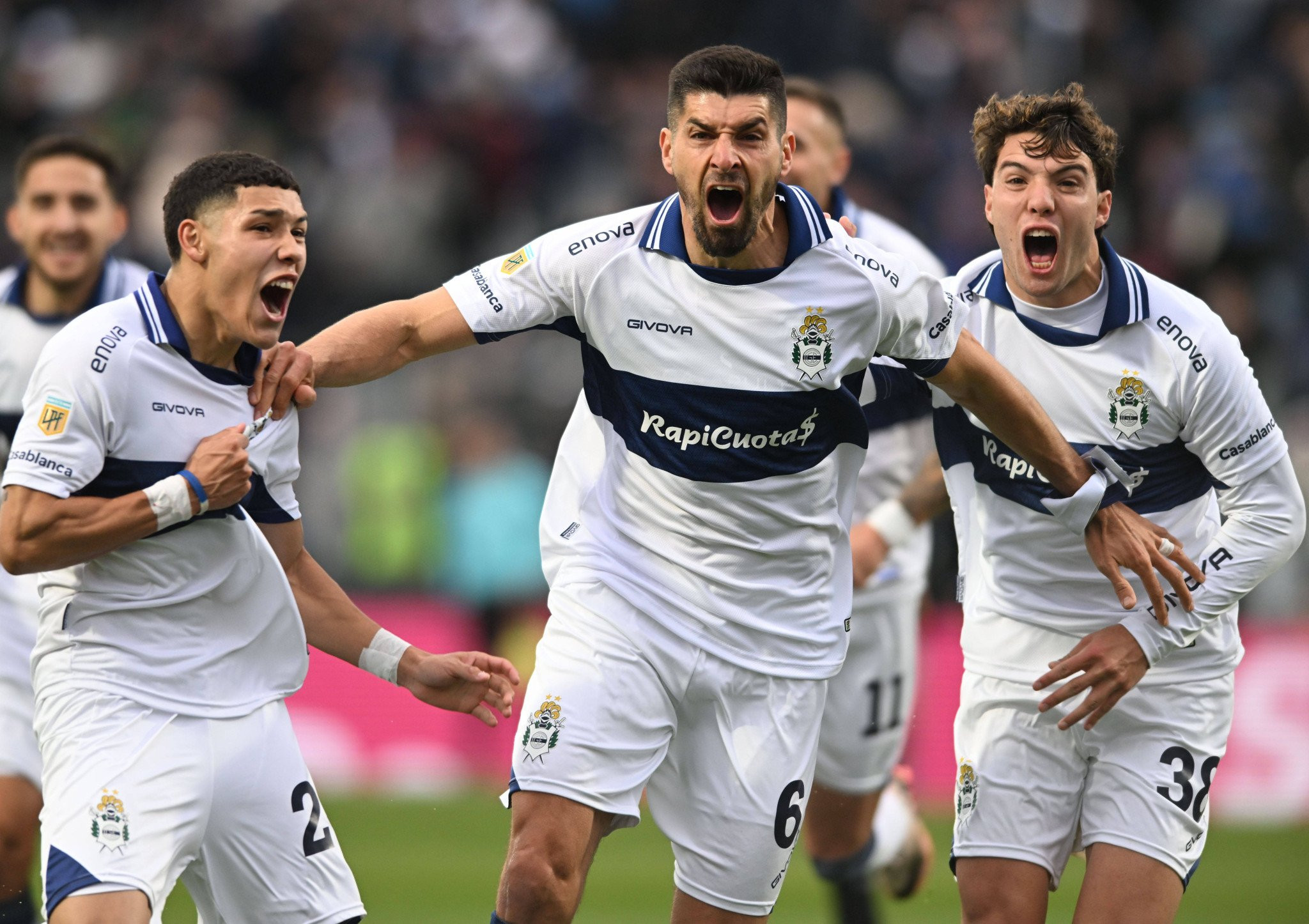 Ζωντανά κι αποκλειστικά στο Athletiko το Μπαράκας - Χιμνάσια Λα Πλάτα για τους «8» του Torneo Clausura