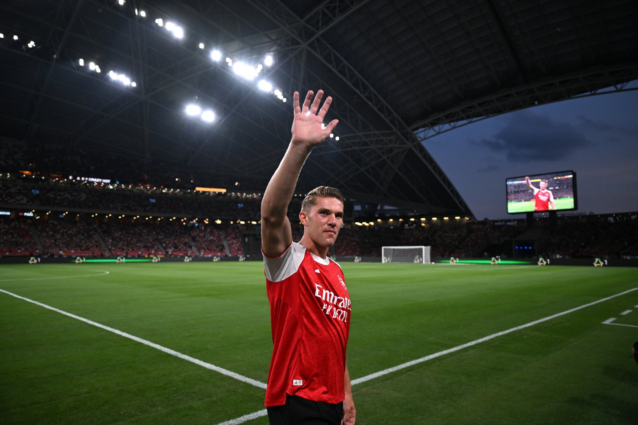 Η νέα φανέλα του Γιόκερες με τον αριθμό «14»... έριξε την ιστοσελίδα της Άρσεναλ