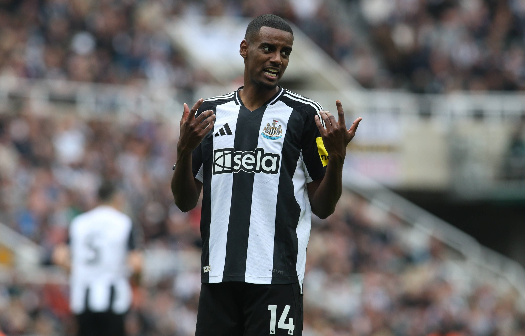 Το μυστικό ραντεβού του Ίσακ με τη Νιουκάστλ και ο κανονισμός για αποδέσμευση για χάρη της Λίβερπουλ