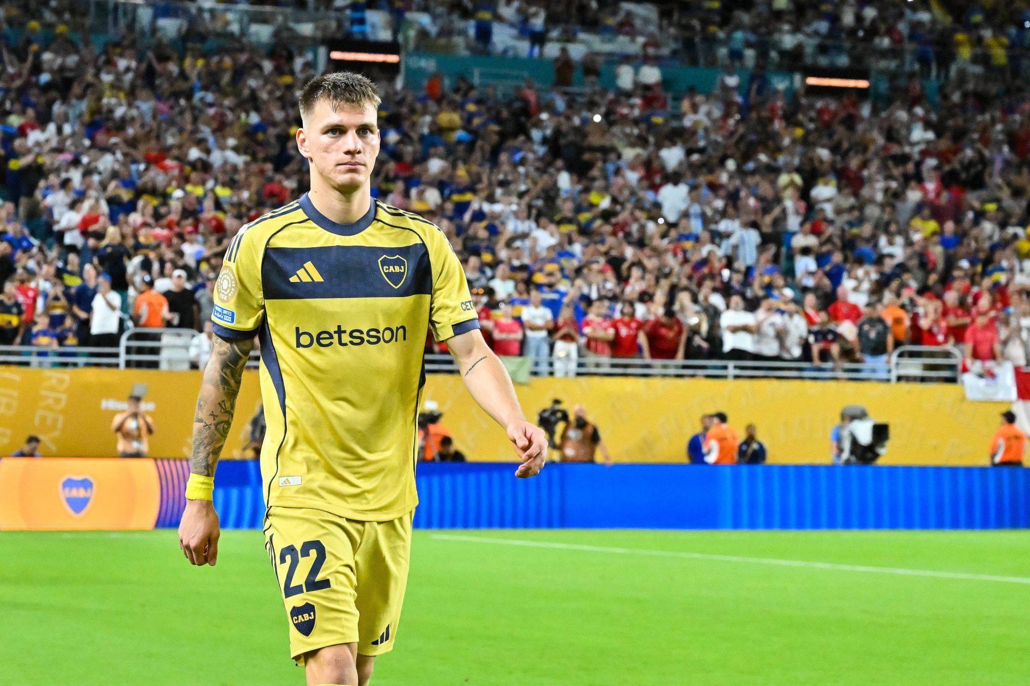 Παίζει και στις δύο πλευρές, ντριμπλάρει κι απειλεί: Οσα έκανε ο Σενόν στα πρώτα τρία ματς της Μπόκα