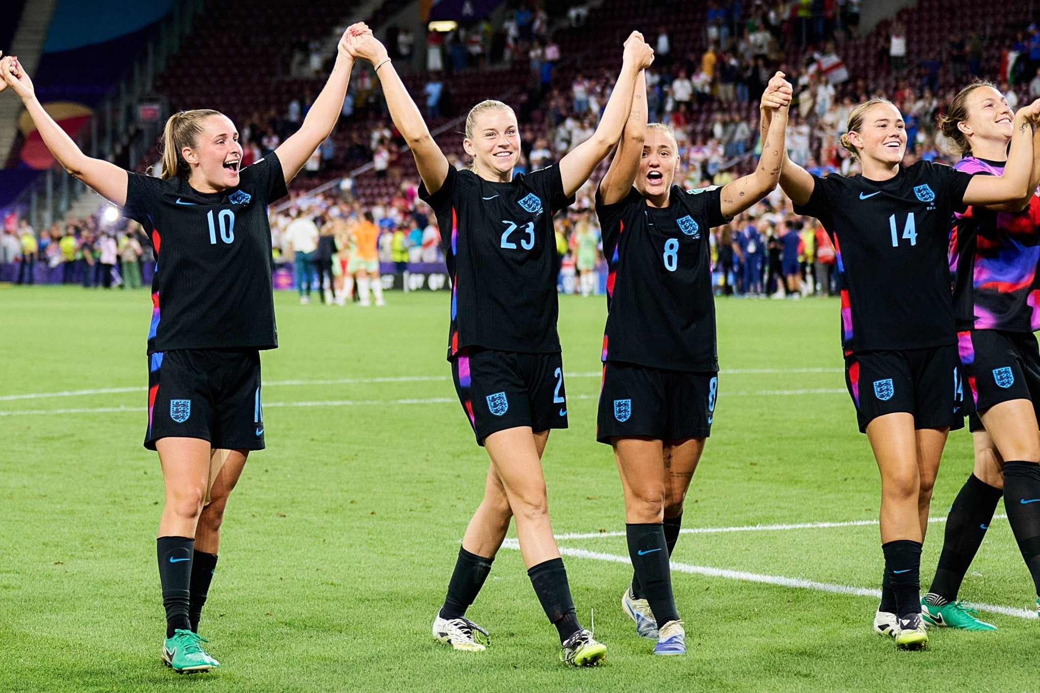 «Lionesses» vs «Three Lions»: Μικρό μπόνους για τις γυναίκες, εκατομμύρια για τους άντρες