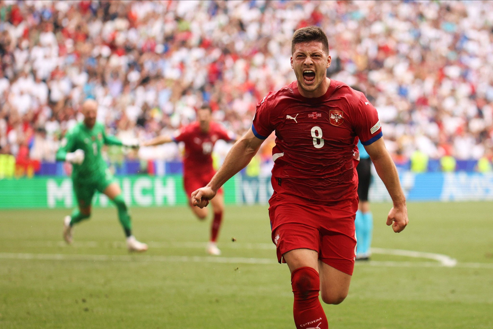 Ο Γιόβιτς των 60 εκατ. ευρώ, η σύγκριση με τον Φαλκάο και τα 5 γκολ σε ένα ματς της Bundesliga (video)