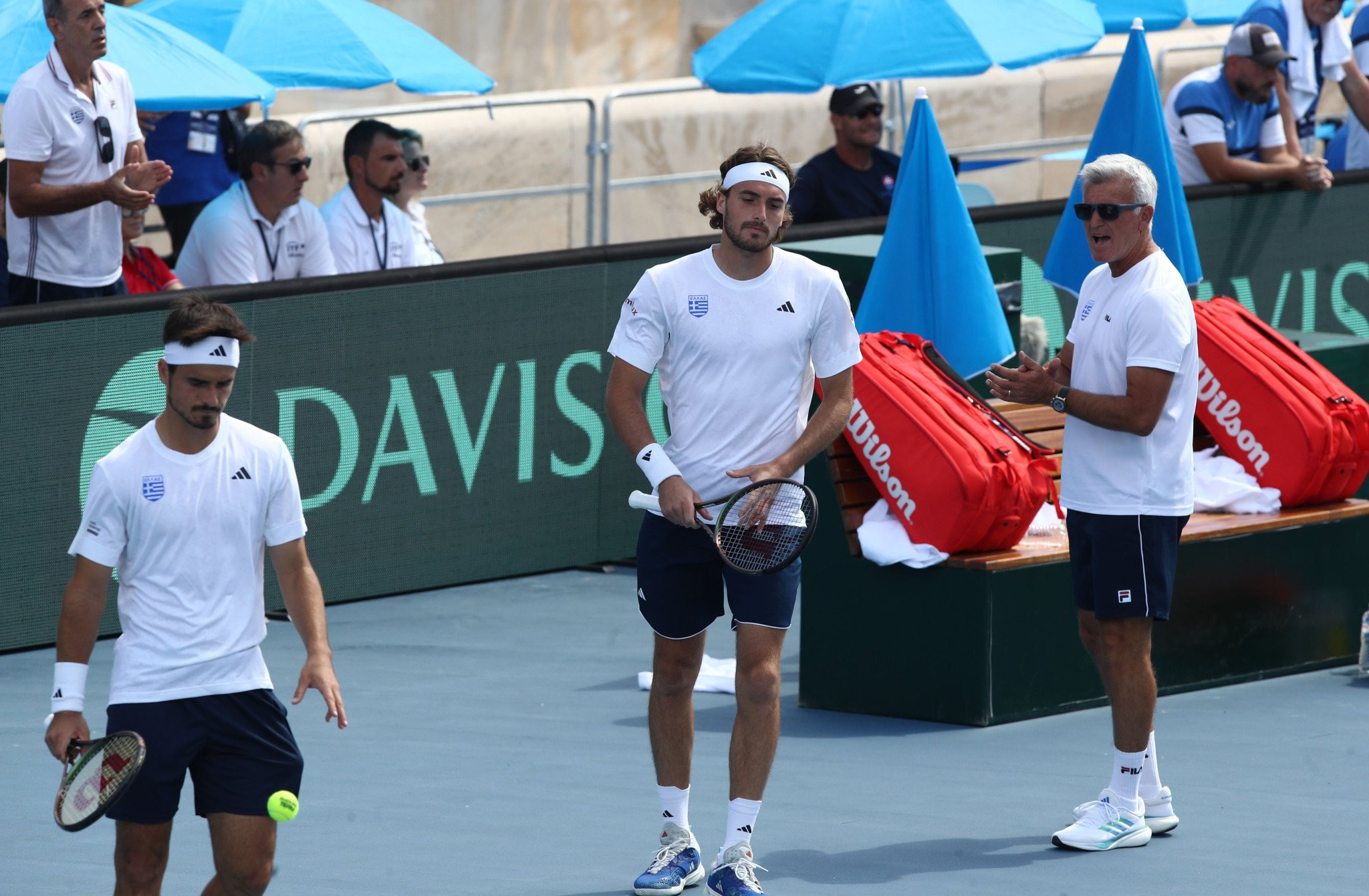 Ο Τσιτσιπάς για τον πατέρα του: «Δεν φωνάζουμε ο ένας στον άλλον όπως παλιά»