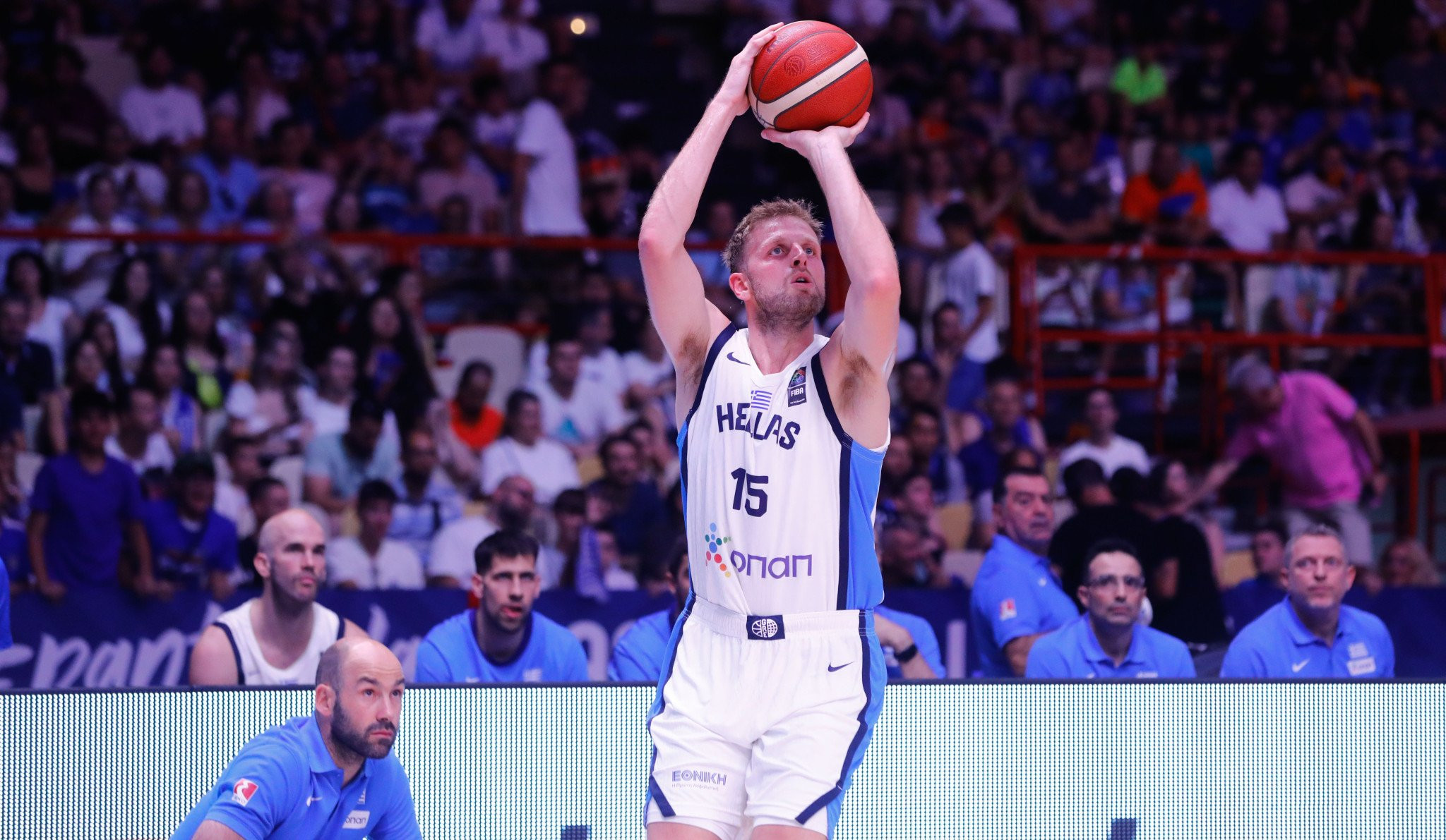 Κοντά στον Χαραλαμπόπουλο η ΑΕΚ Betsson