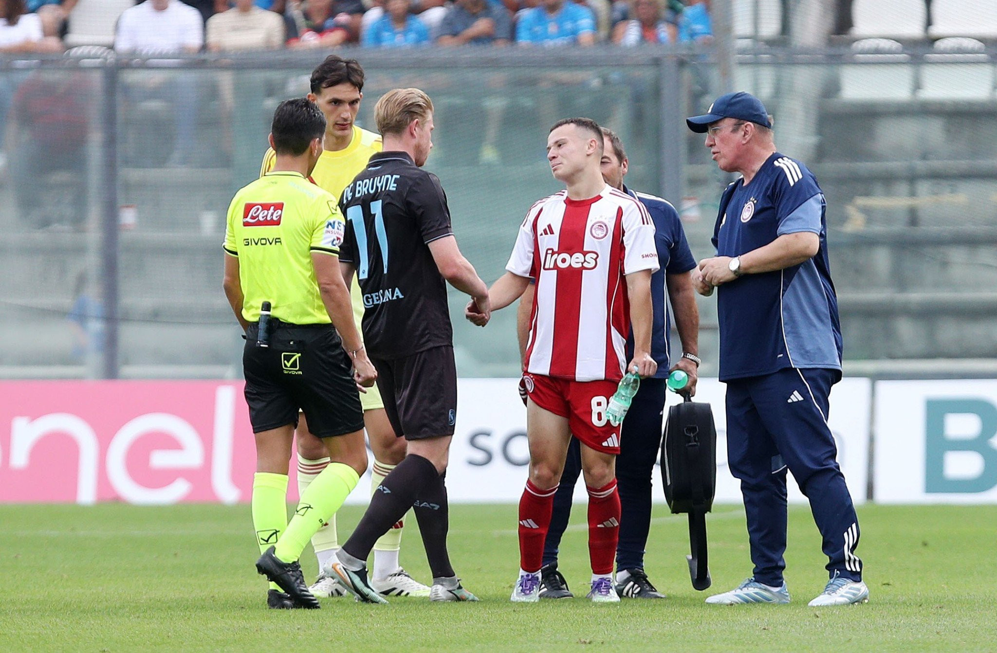 Ο λόγος που ο Ντε Μπρόινε έδωσε τη φανέλα του στον Πνευμονίδη! (video)