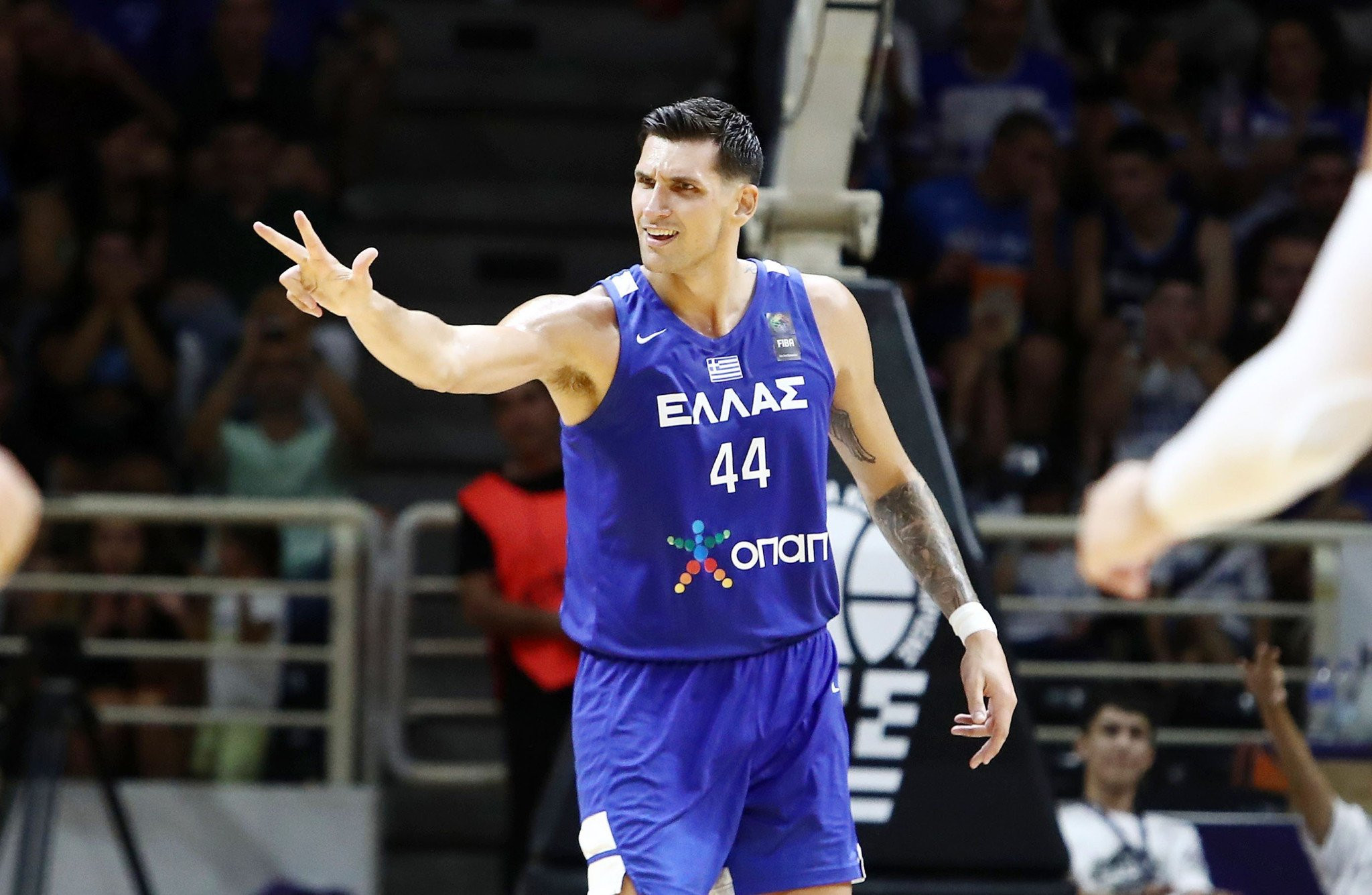 Νίκησε Μαυροβούνιο και... αστοχία η Εθνική