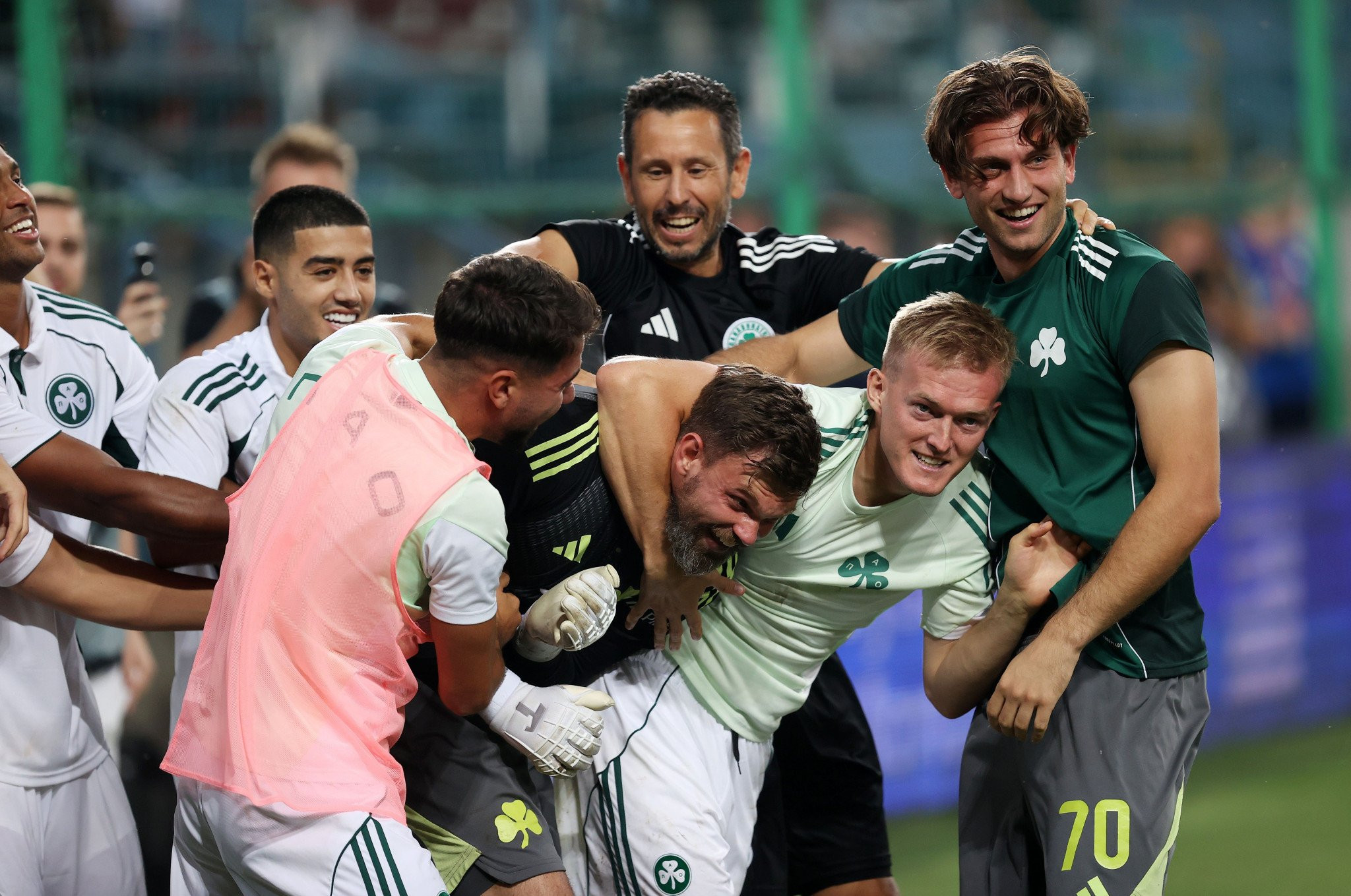 To video του Athletiko με τους έξαλλους πανηγυρισμούς των παικτών Παναθηναϊκού για την πρόκριση