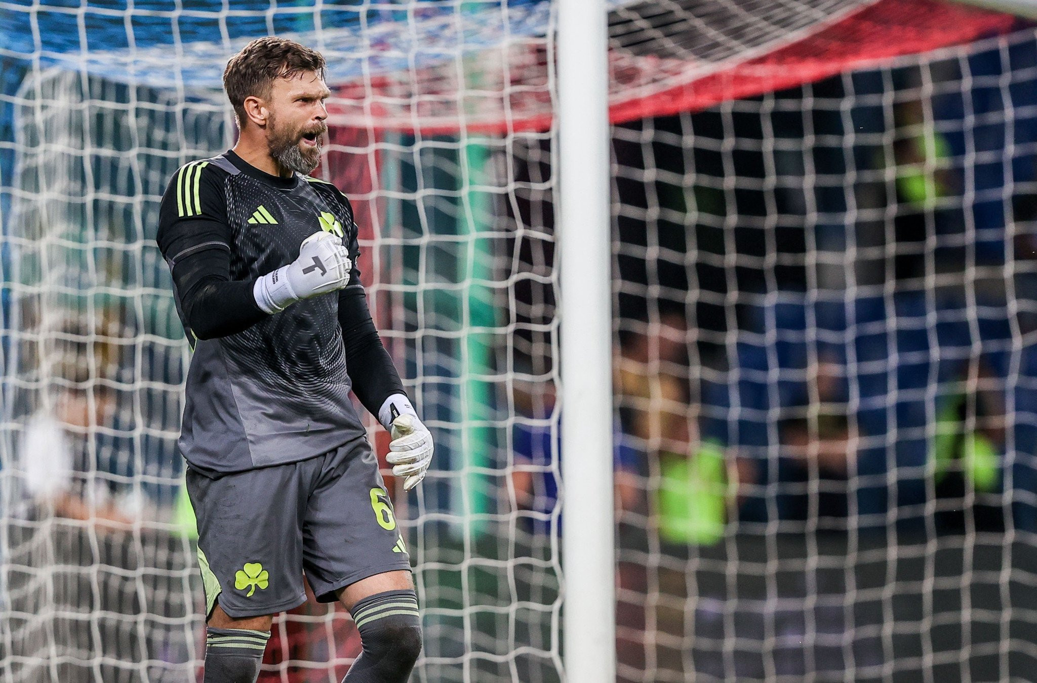 Αποθέωση του Παναθηναϊκού στον Ντραγκόφσκι με στίχο ΛΕΞ: «Ζητάμε ευχές απ’ τον δράκο, το αύριο να μην έρθει δύσκολο»