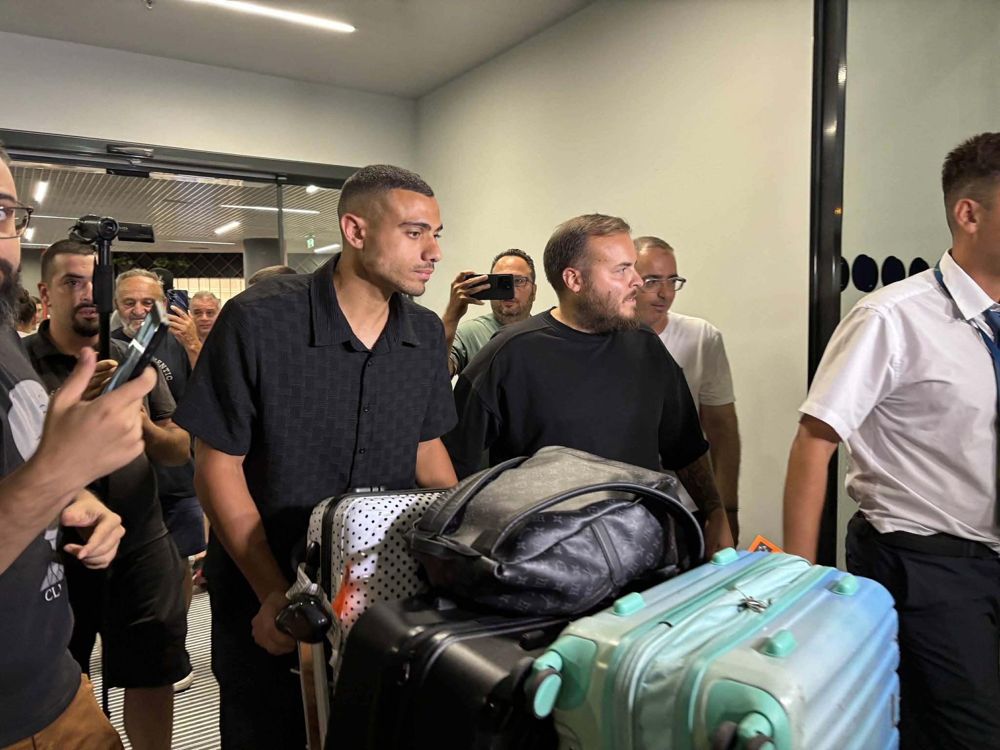 Έφτασε στη Θεσσαλονίκη για τον ΠΑΟΚ ο Γιακουμάκης (video)