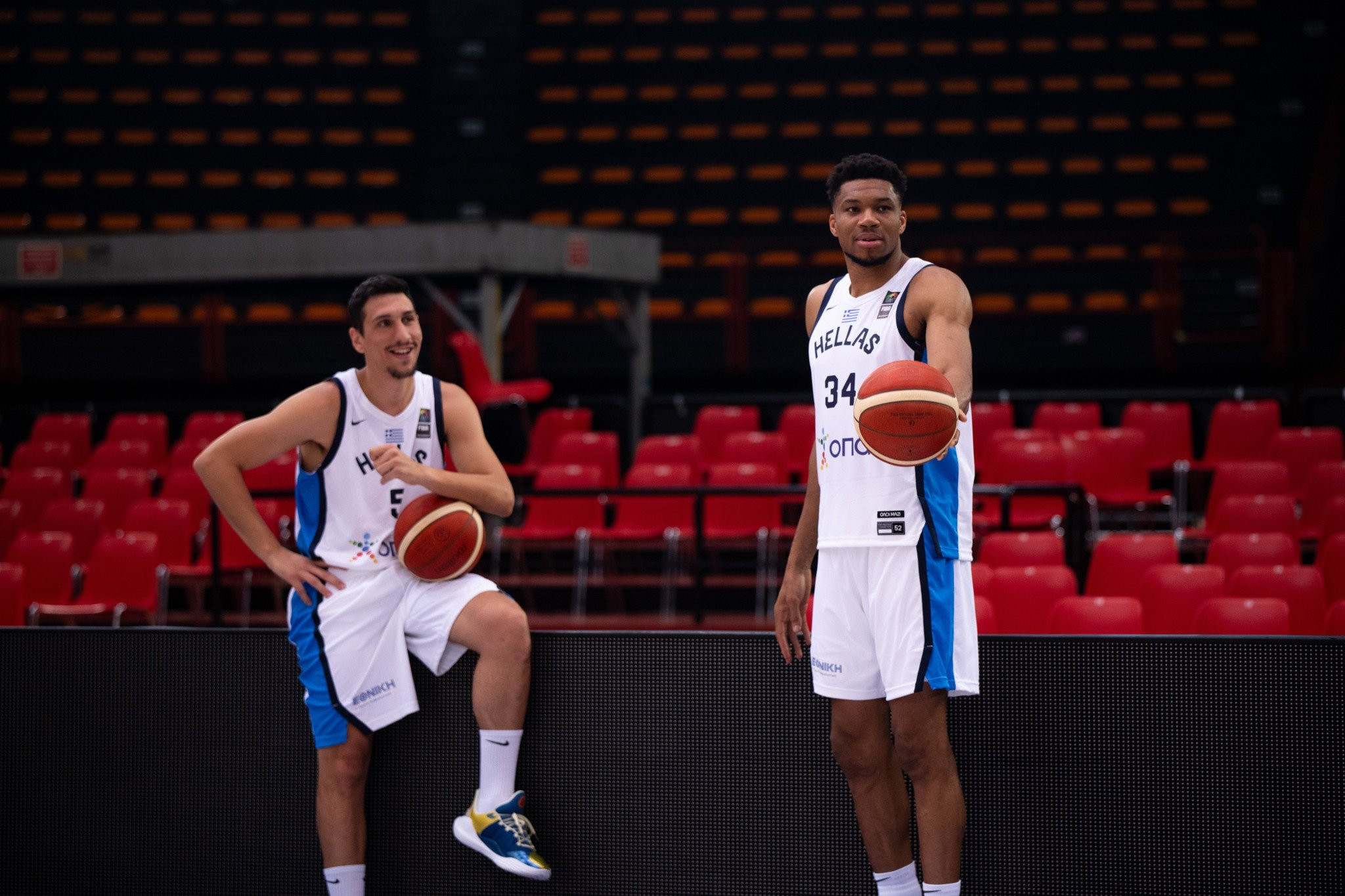 Δώδεκα χρόνια πριν: Όταν ο Λαρεντζάκης είχε ρίξει πρώτος... σφαλιάρα στον Αντετοκούνμπο (video)