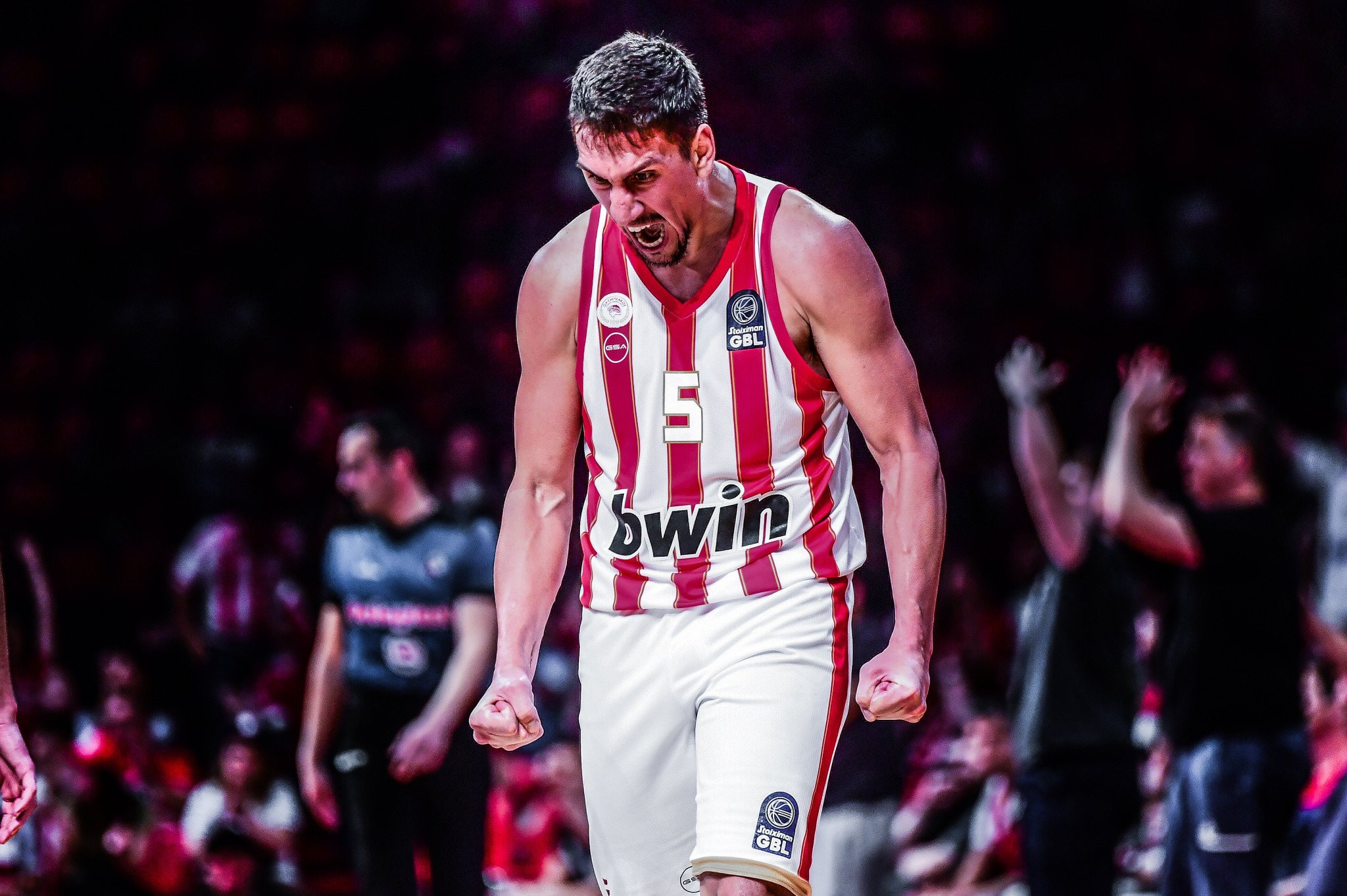 Ο Λαρεντζάκης ανανέωσε με τον Ολυμπιακό μέχρι το 2028