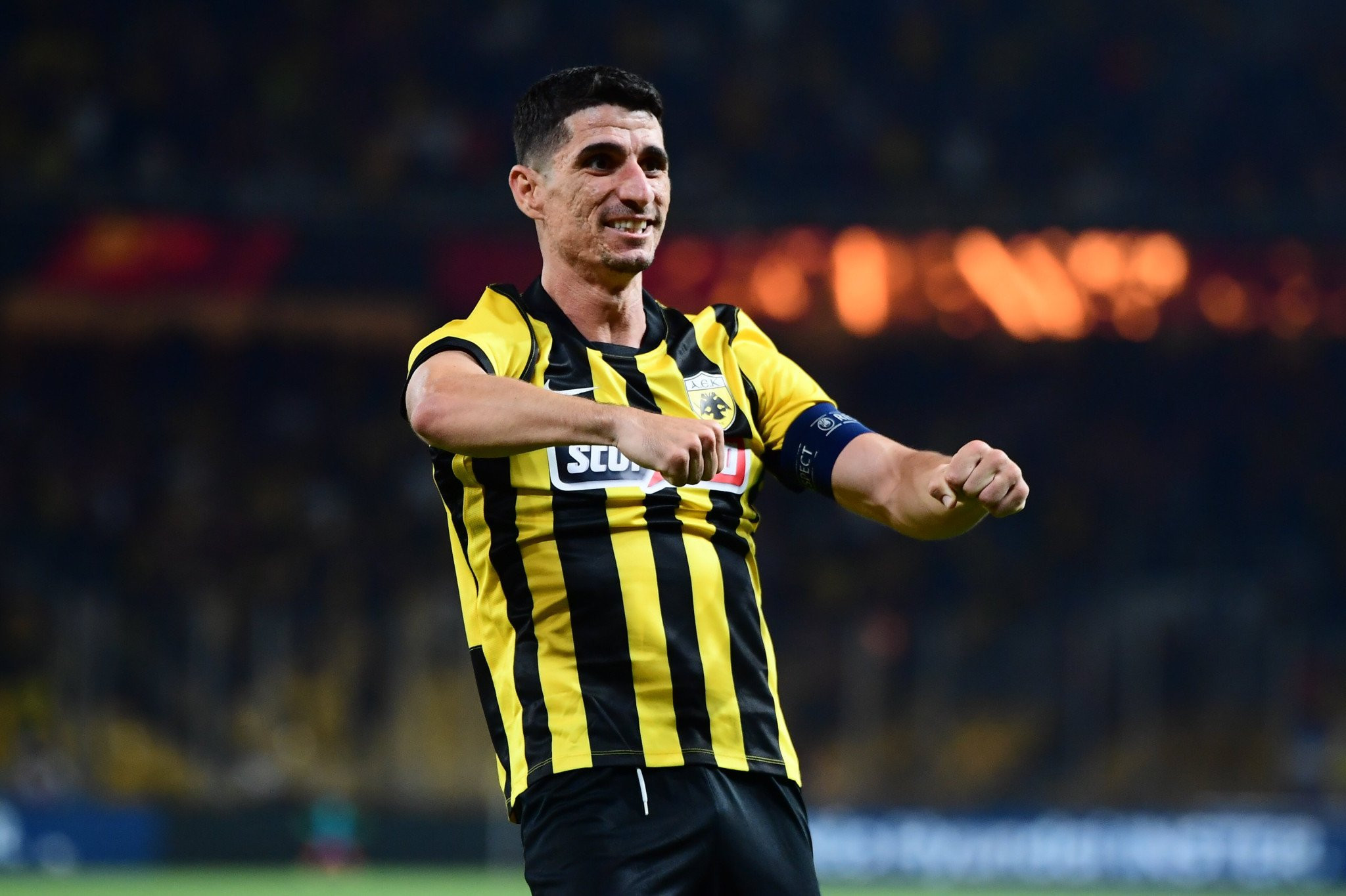 Ο Μάνταλος μεταμορφώθηκε σε Μέσι: Η ασίστ του στο πρώτο γκολ της ΑΕΚ ήταν... αντιγραφή του Αργεντίνου (video)