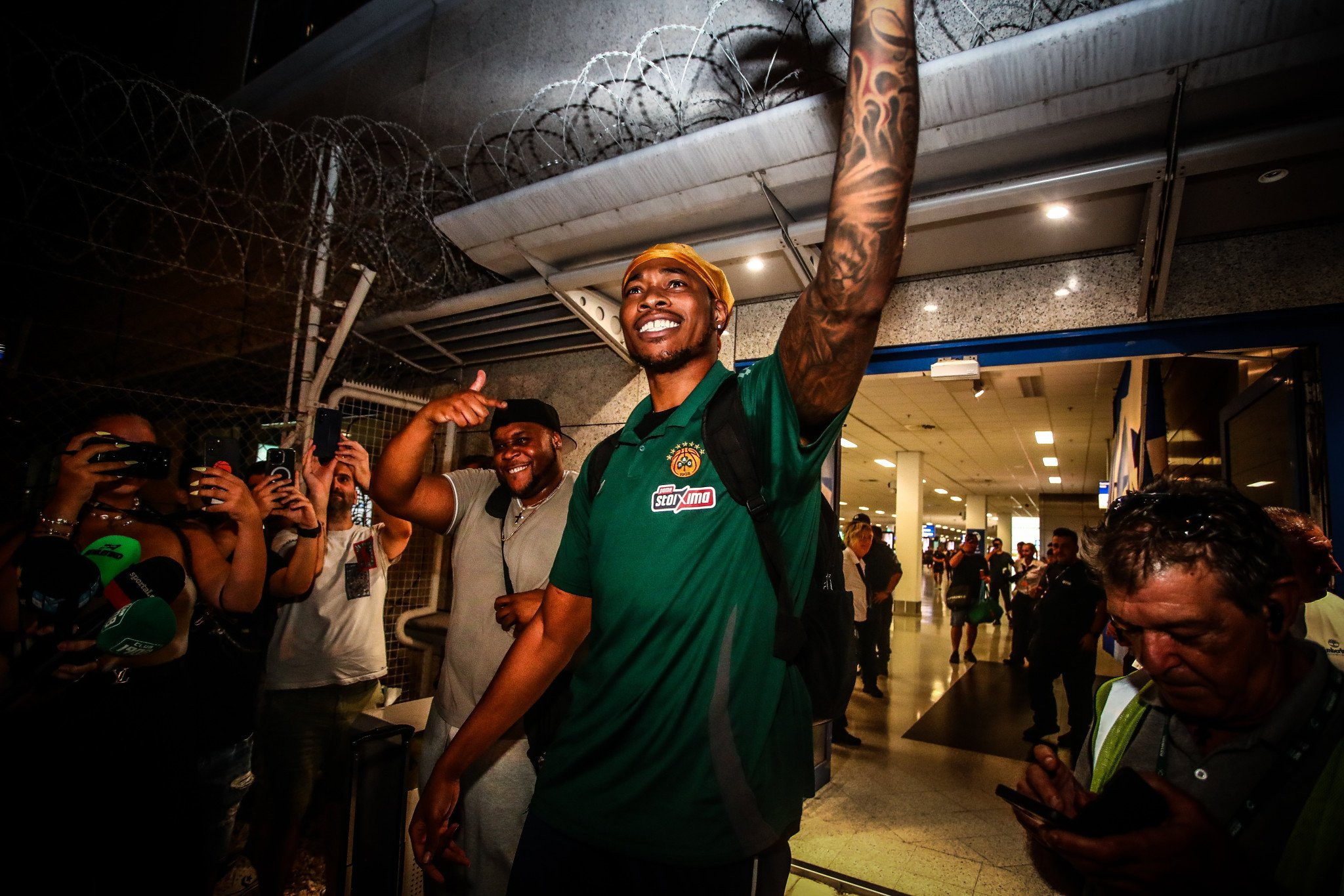 Η ΚΑΕ Παναθηναϊκός κατέγραψε και παρουσίασε τις πρώτες στιγμές του Χολμς στην Ελλάδα (video)