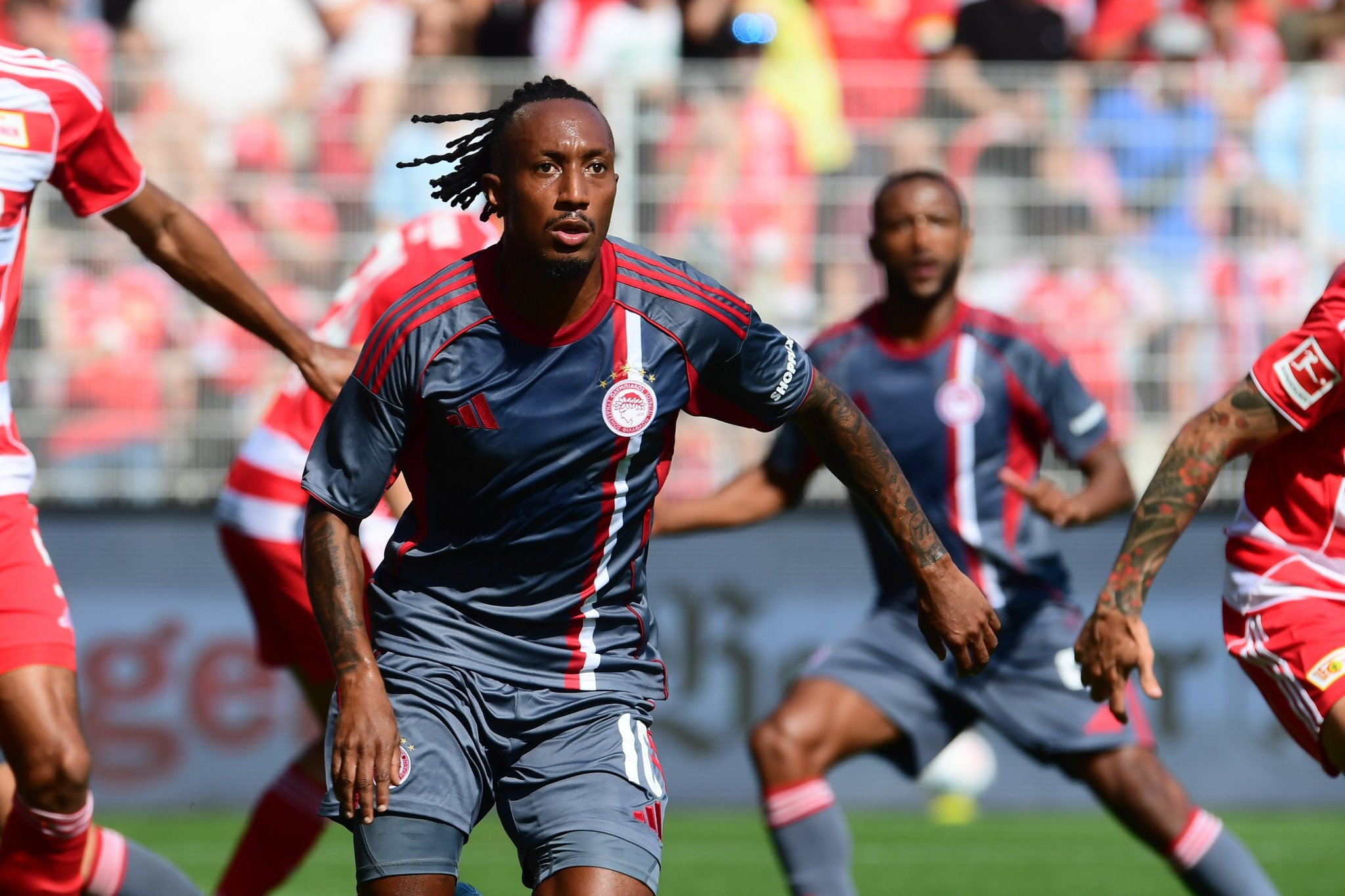 Ανησυχία για Ζέλσον στον Ολυμπιακό - Αποχώρησε με μυϊκό πρόβλημα στον προσαγωγό