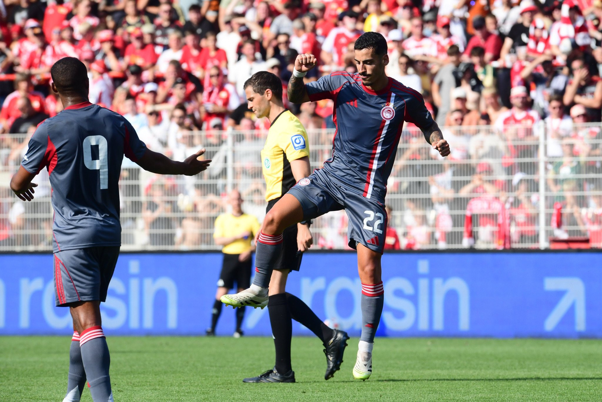 Το τρομερό γκολ του Τσικίνιο με ευθύβολο σουτ εκτός περιοχής (video)